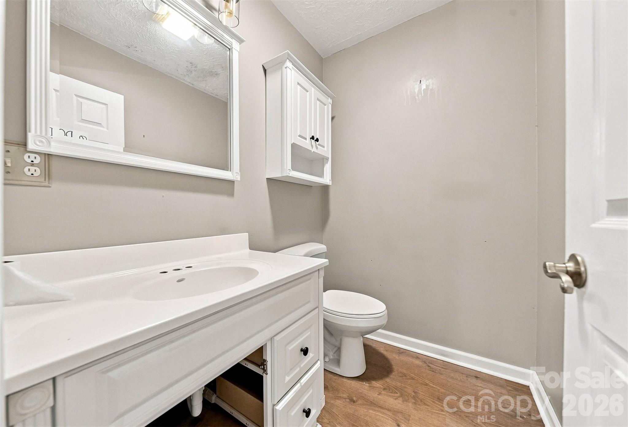 1261 Davis Road Property Photo 23