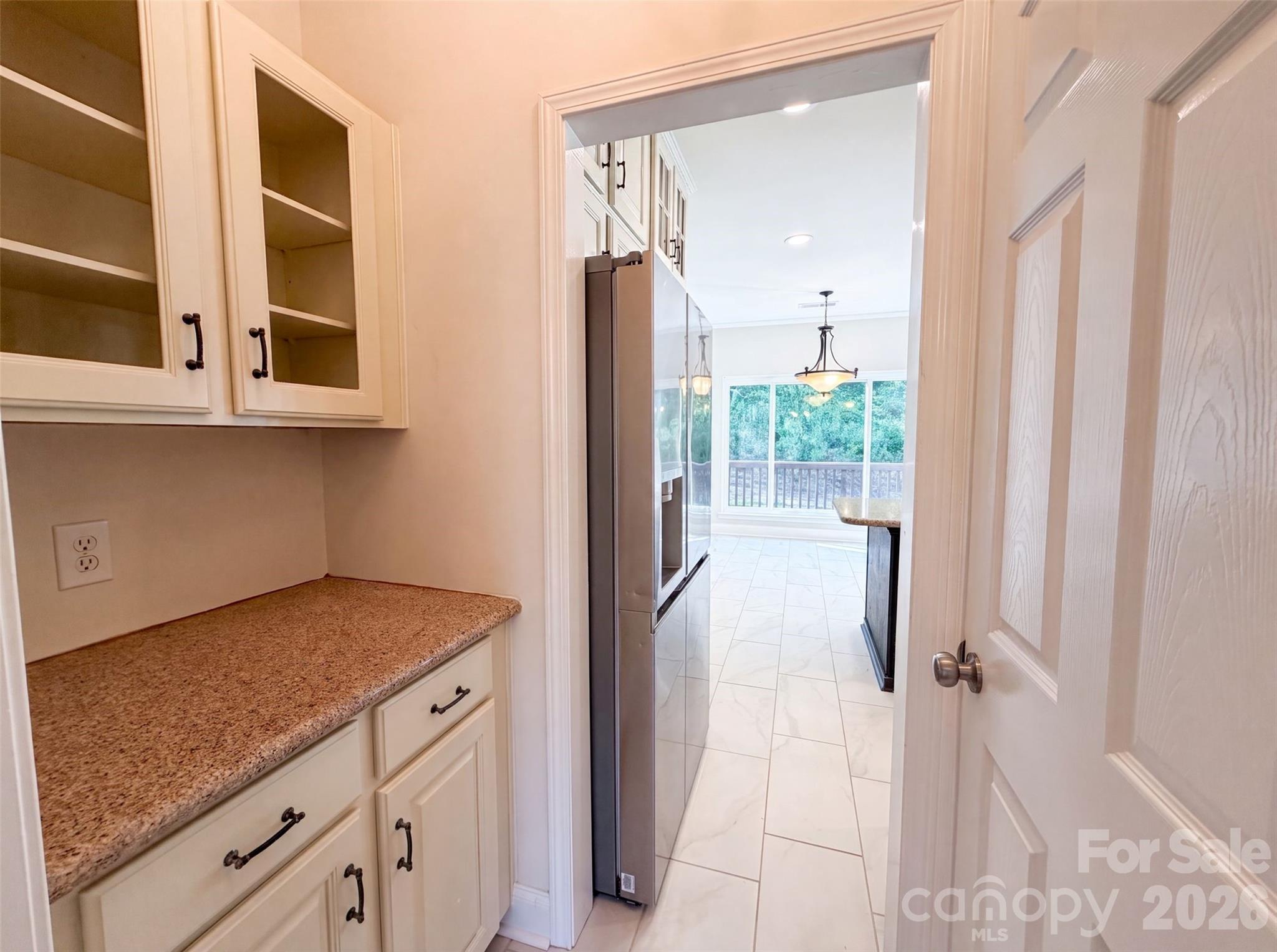 110 Lyman Oak Court Property Photo 6