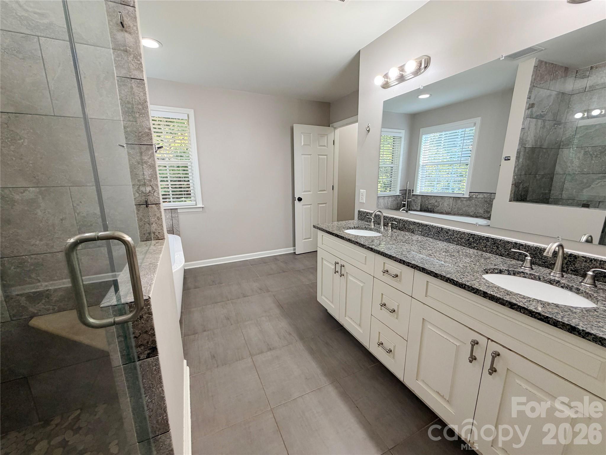 16008 Cleveleys Trail Property Photo 28