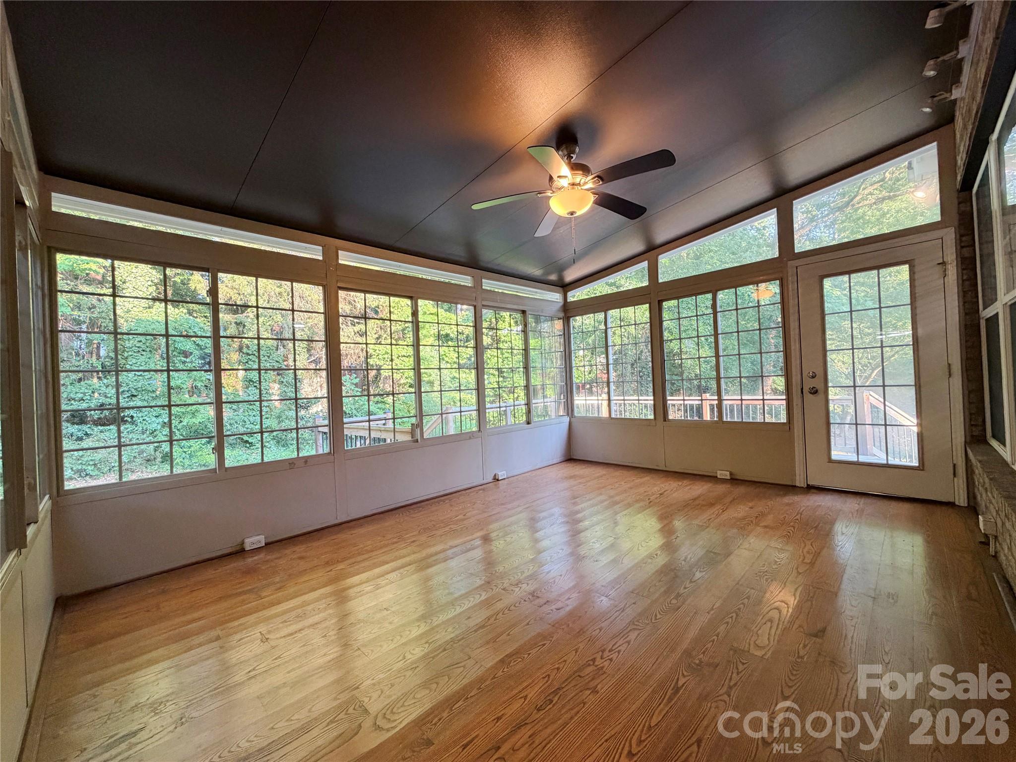 16008 Cleveleys Trail Property Photo 33