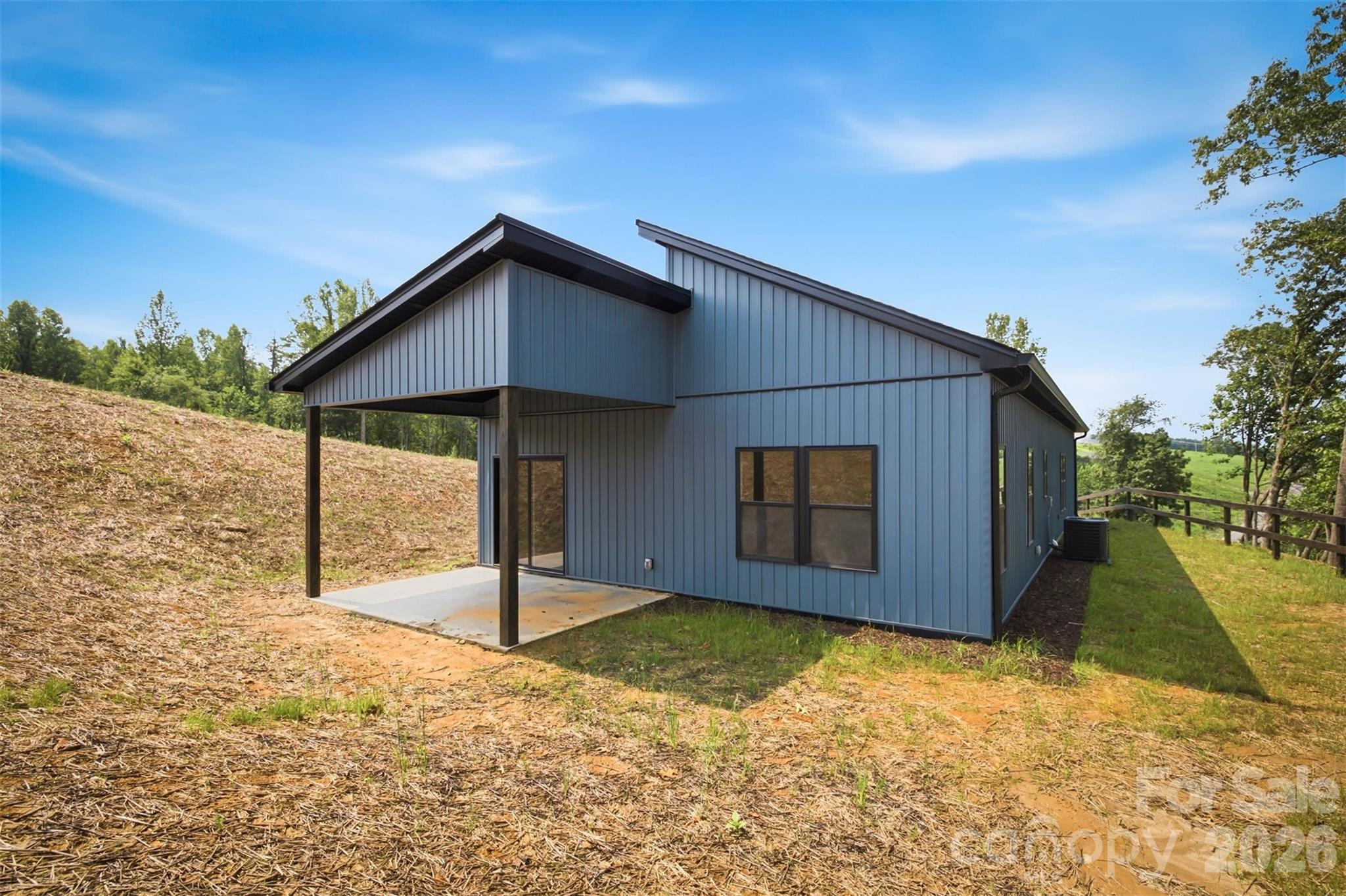 909 Overlook Drive Property Photo 3