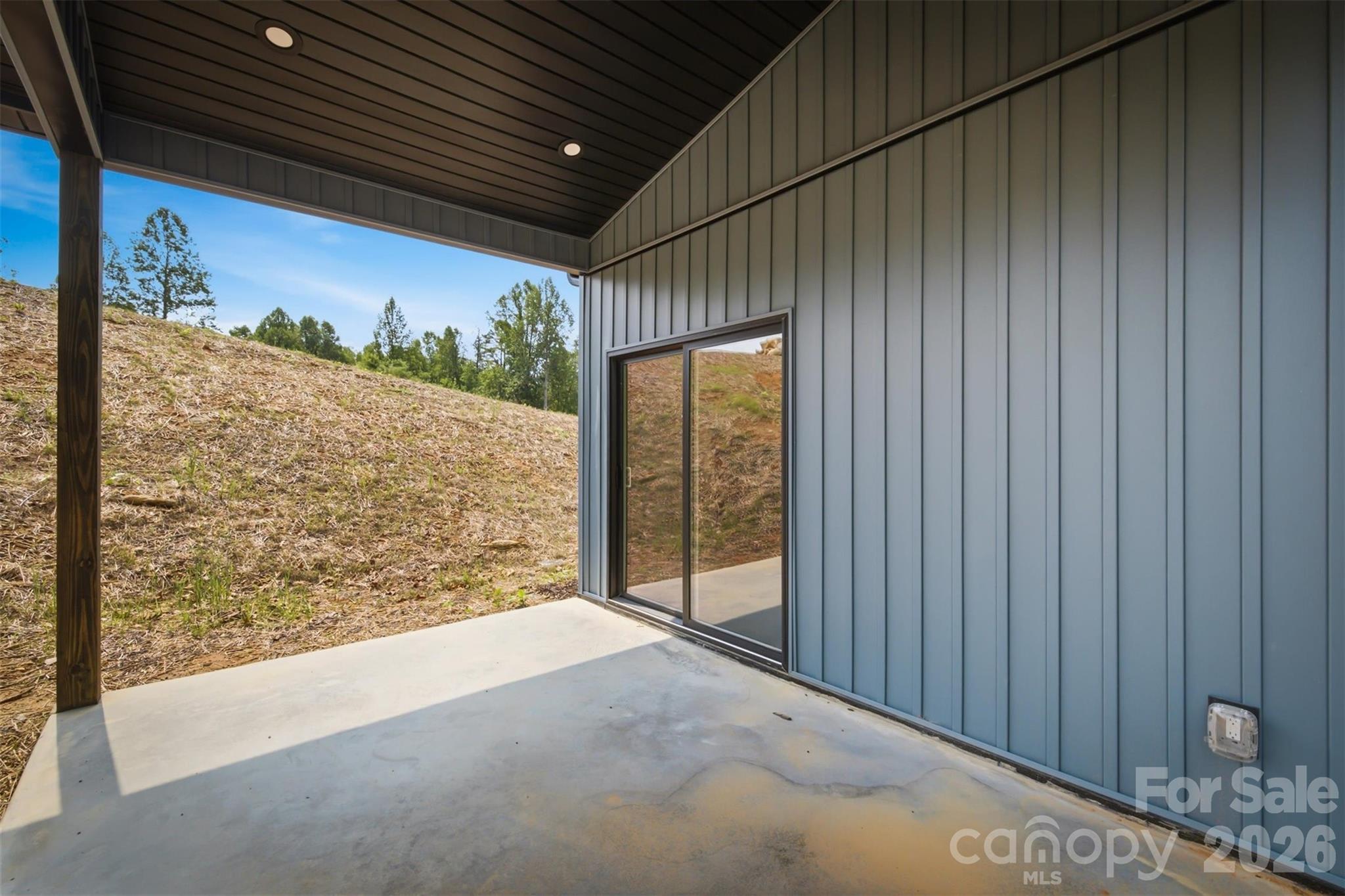 909 Overlook Drive Property Photo 4