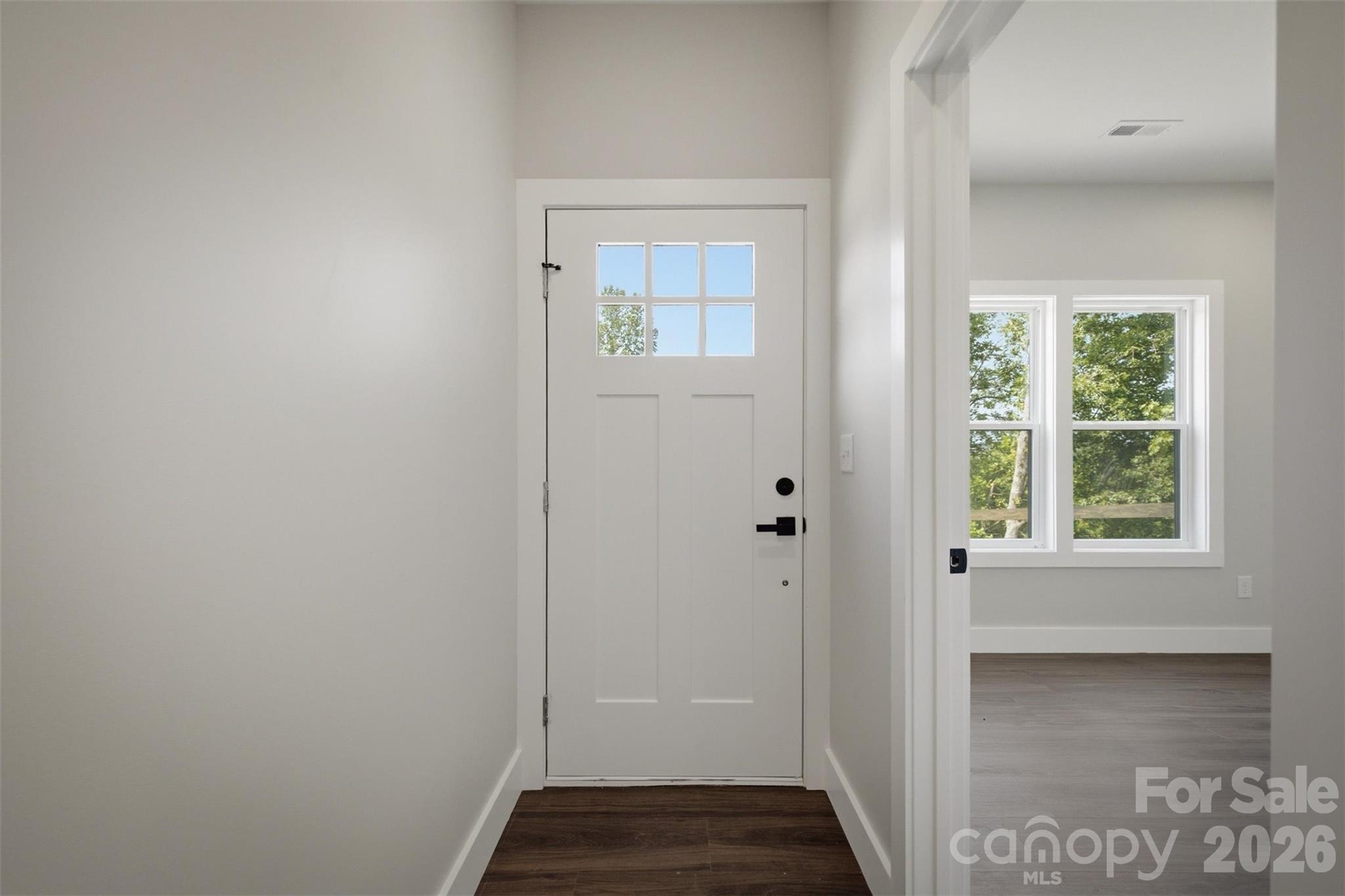 909 Overlook Drive Property Photo 6