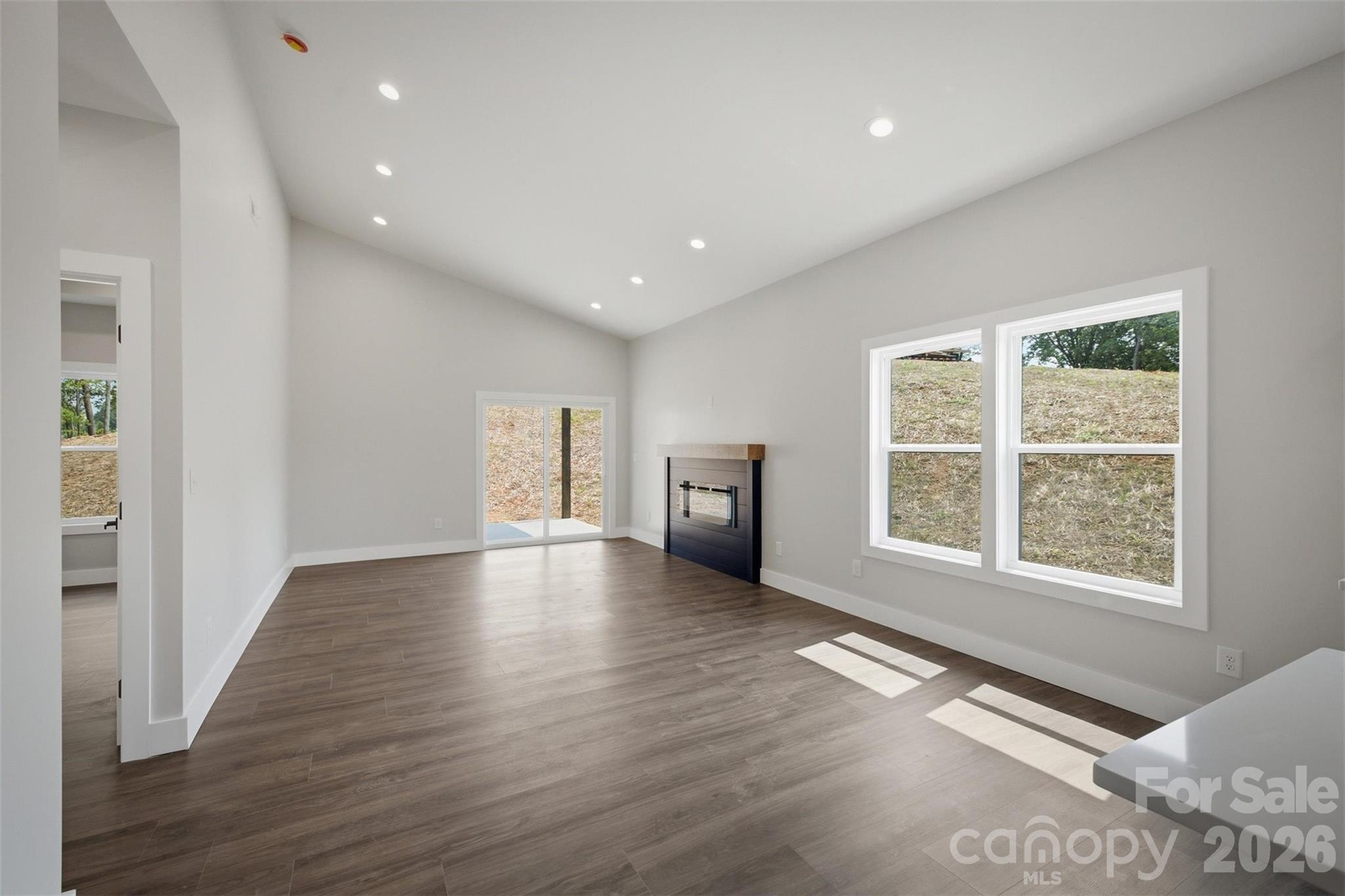 909 Overlook Drive Property Photo 11