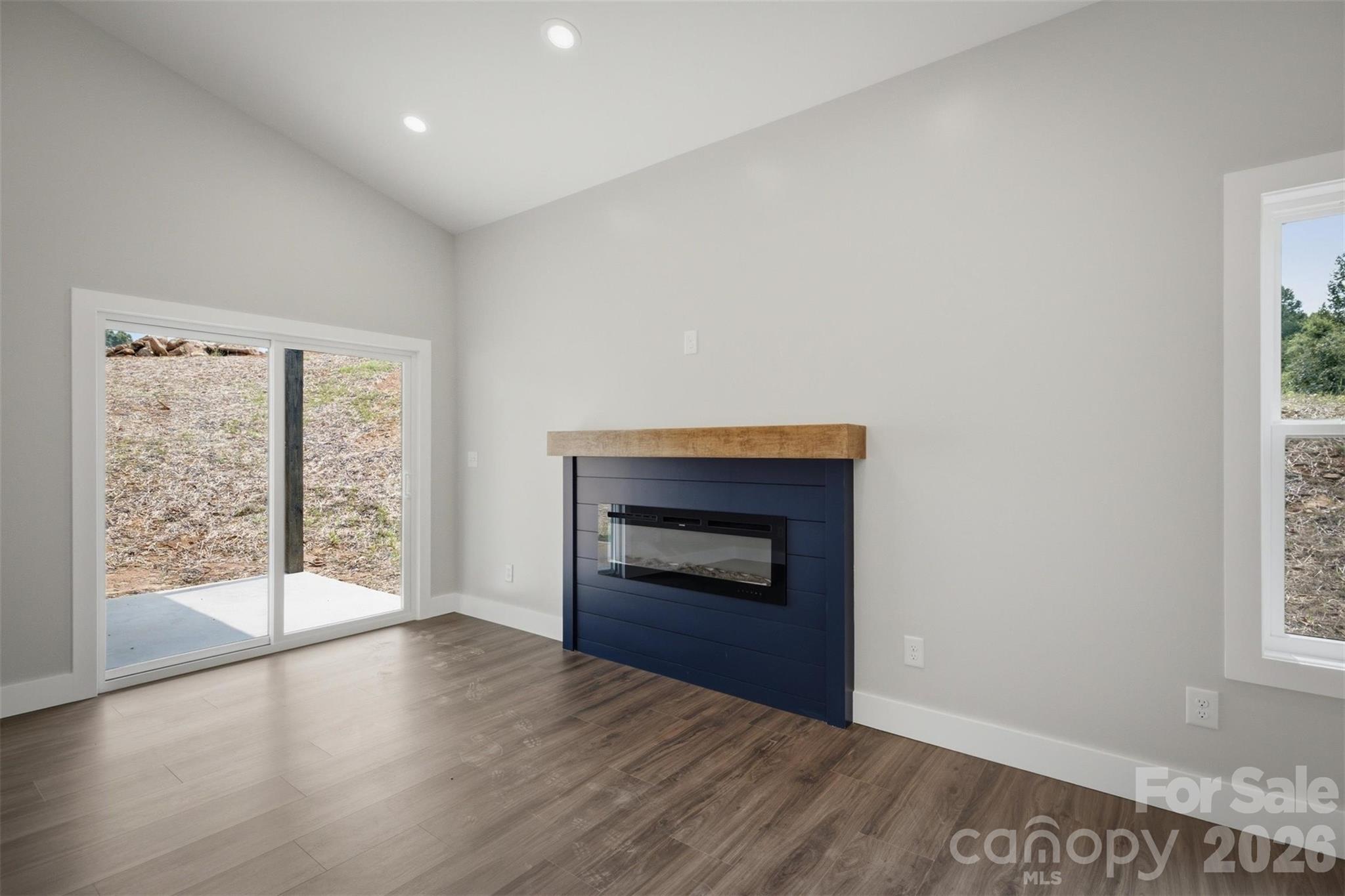 909 Overlook Drive Property Photo 12