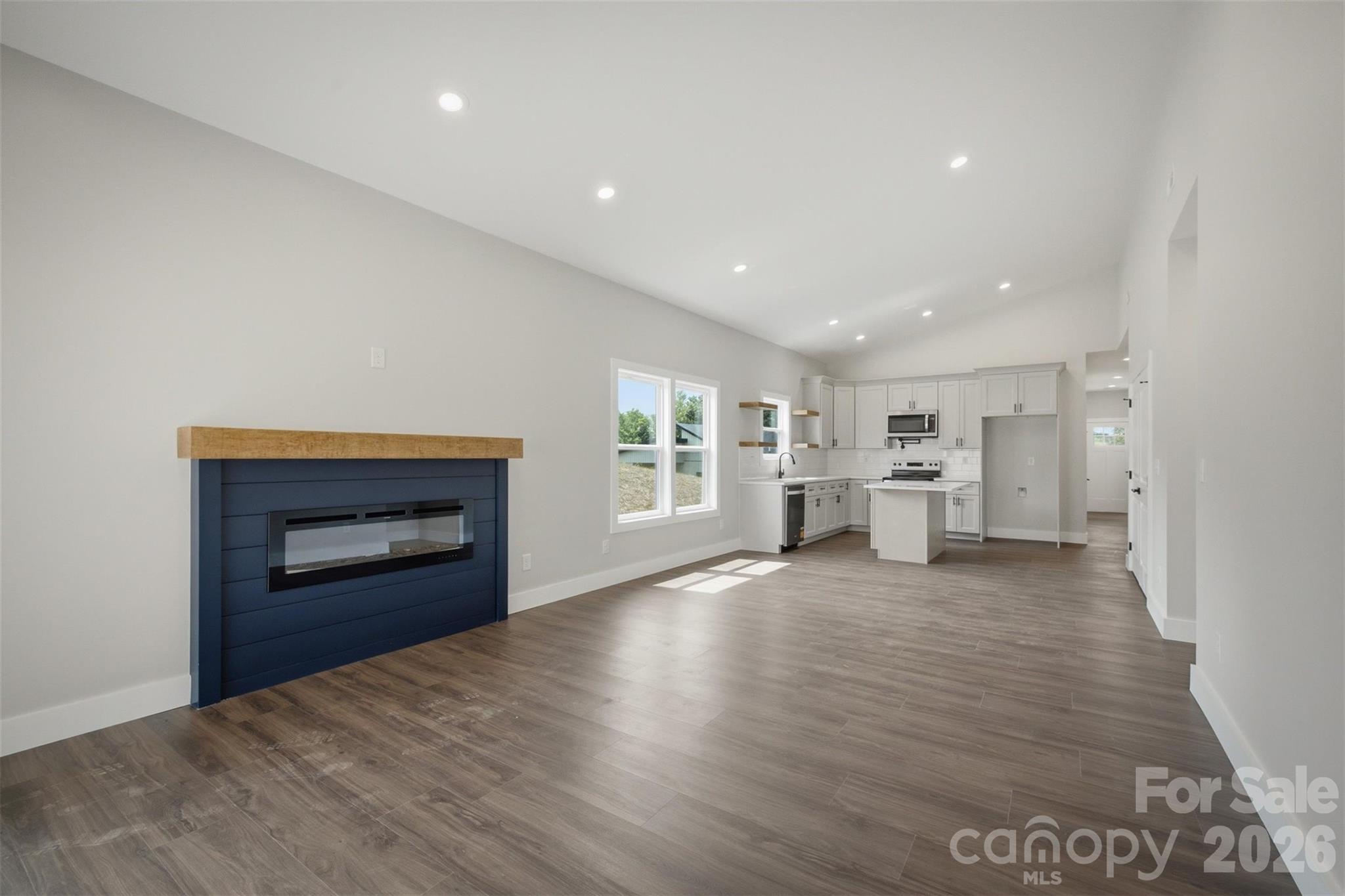 909 Overlook Drive Property Photo 13