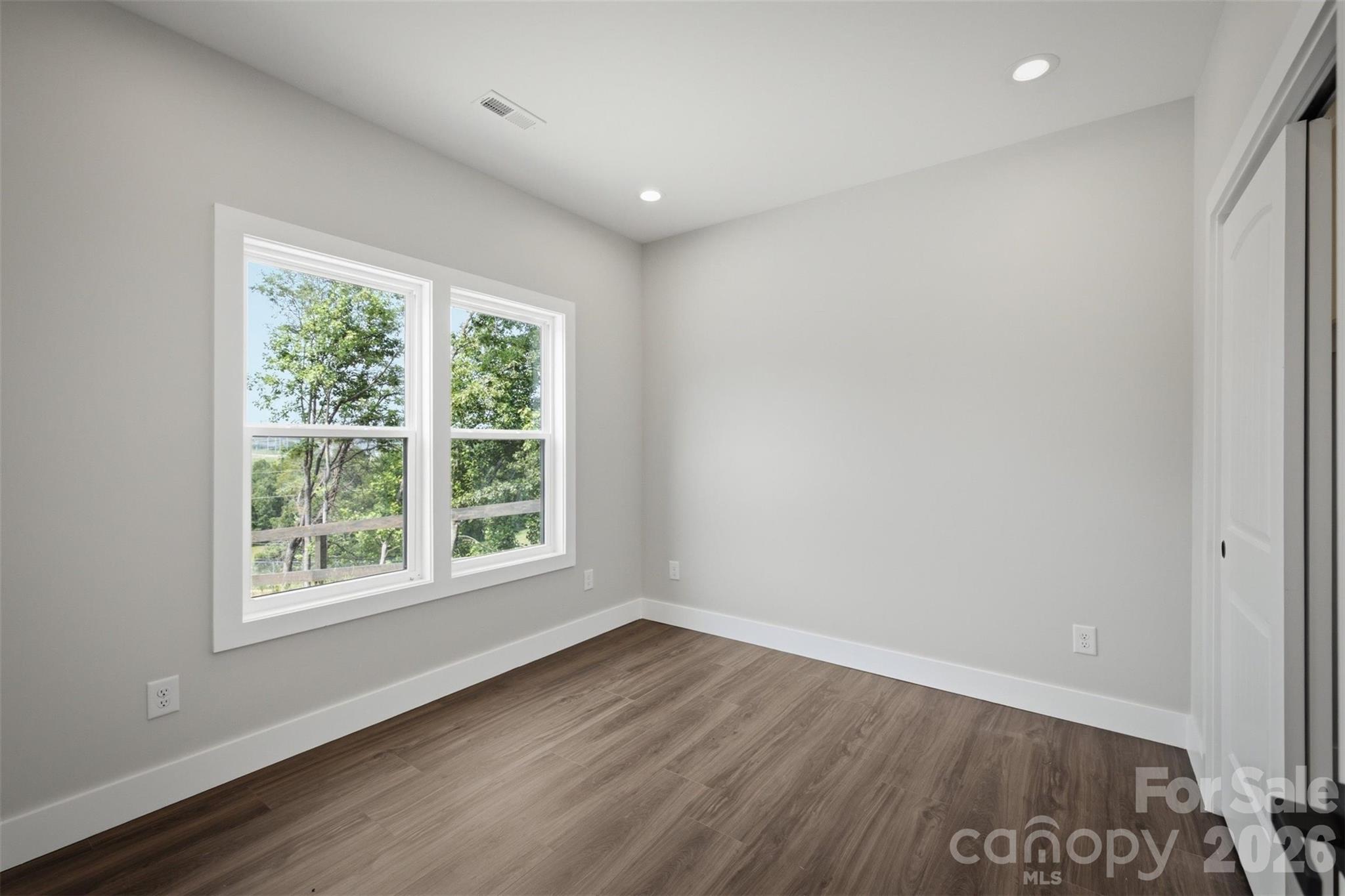 909 Overlook Drive Property Photo 14