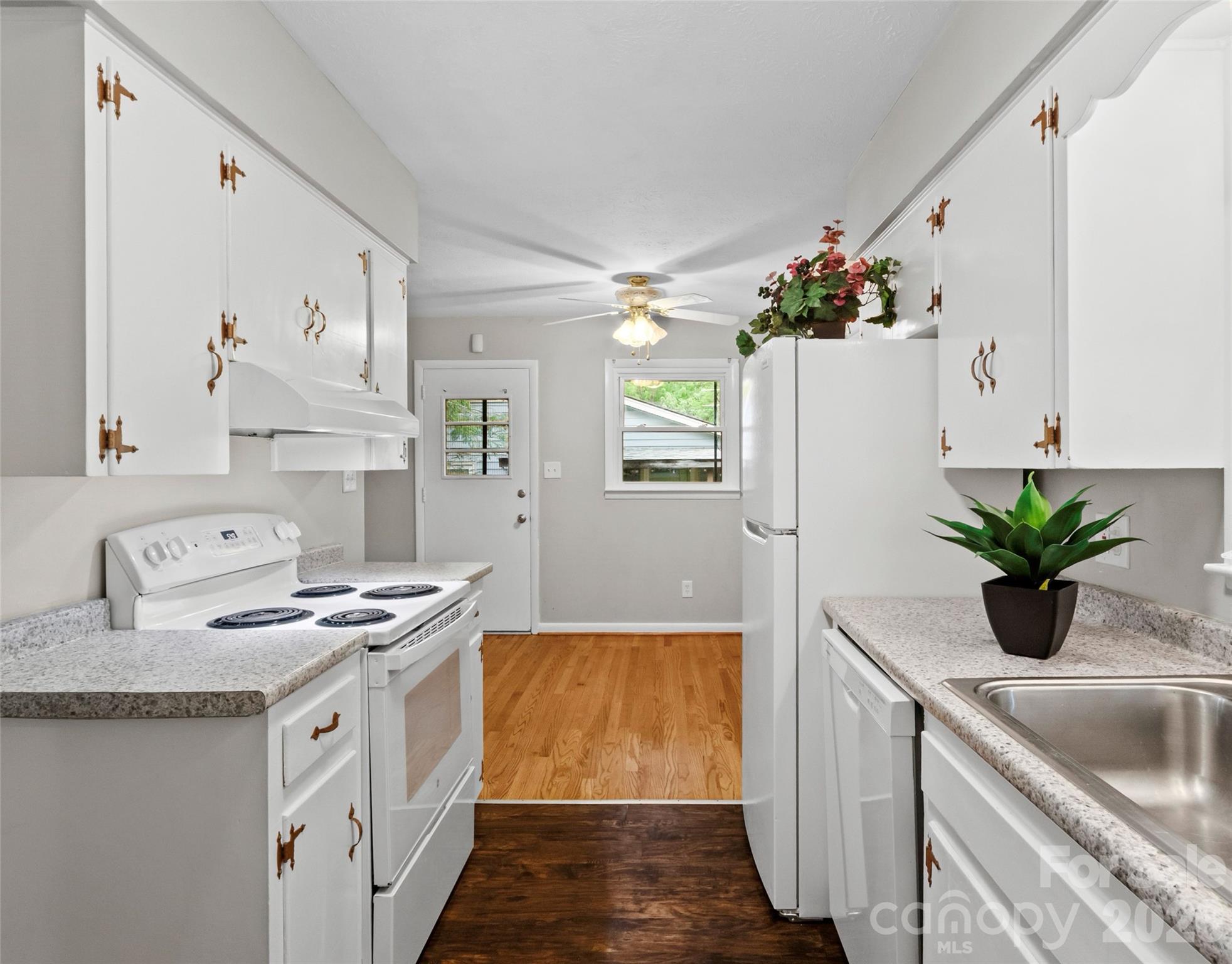 230 School Road Property Photo 13