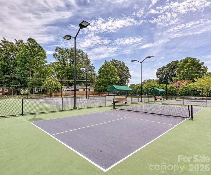 4809 Walden Court Property Photo 4