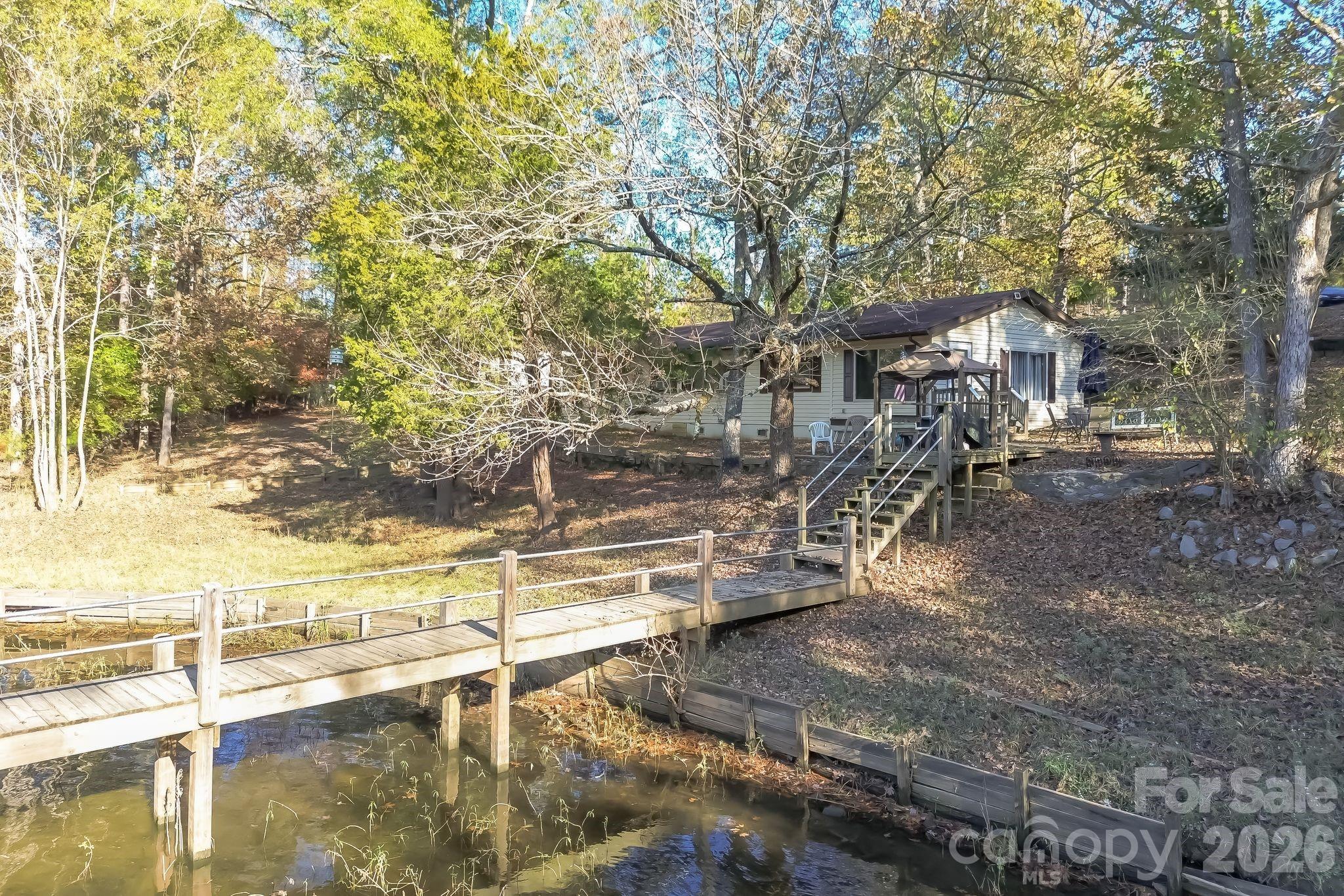 1645 Rolling Hills Road Property Photo 4