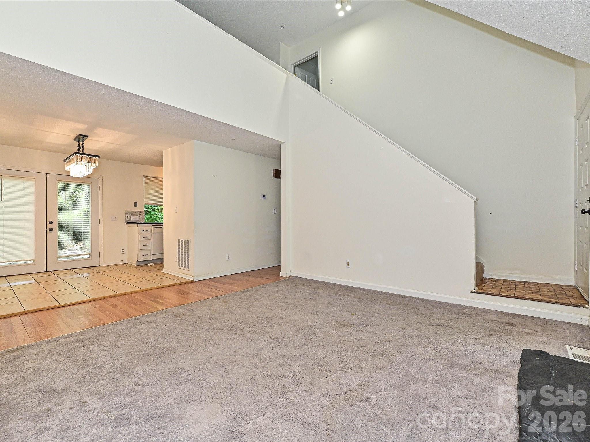 8401 Barncliff Road Property Photo 2