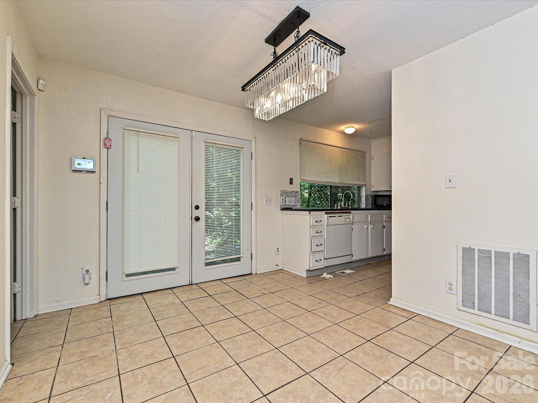 8401 Barncliff Road Property Photo 3