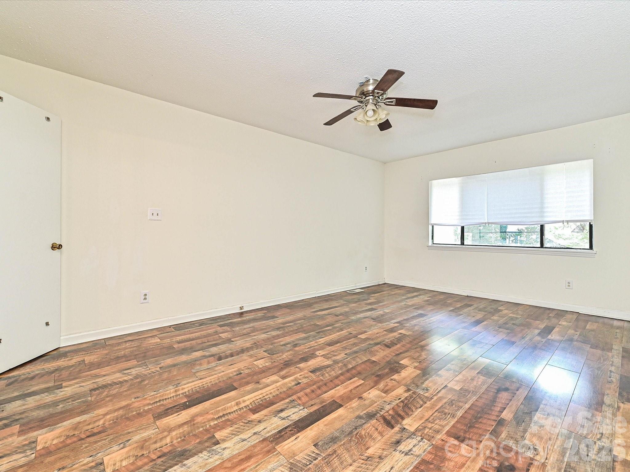 8401 Barncliff Road Property Photo 6