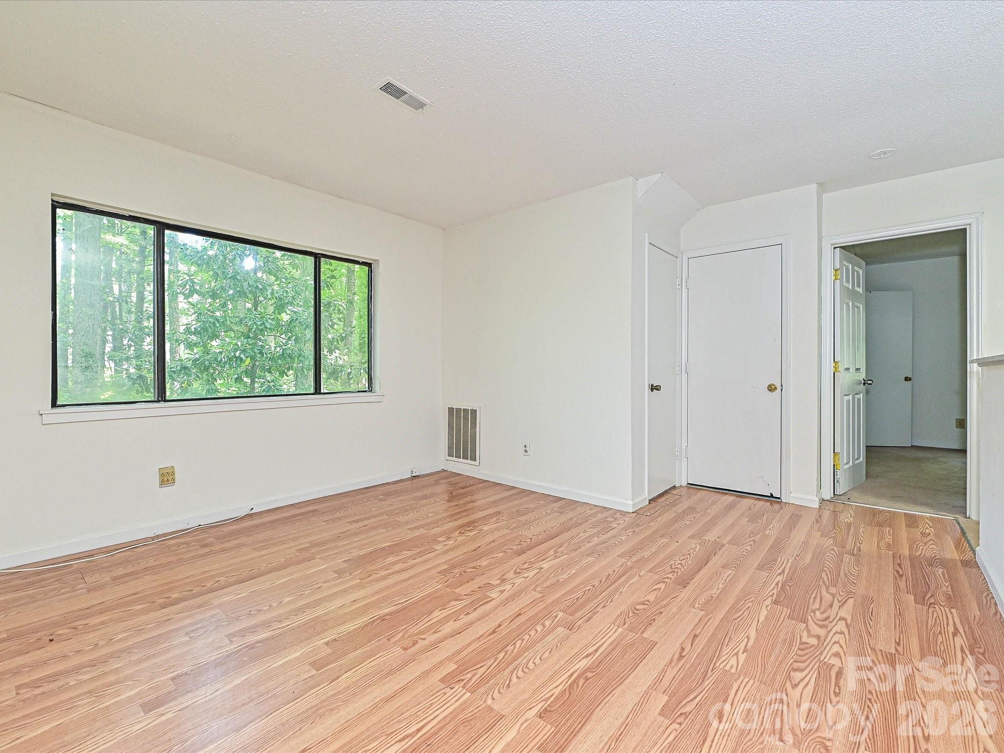 8401 Barncliff Road Property Photo 9