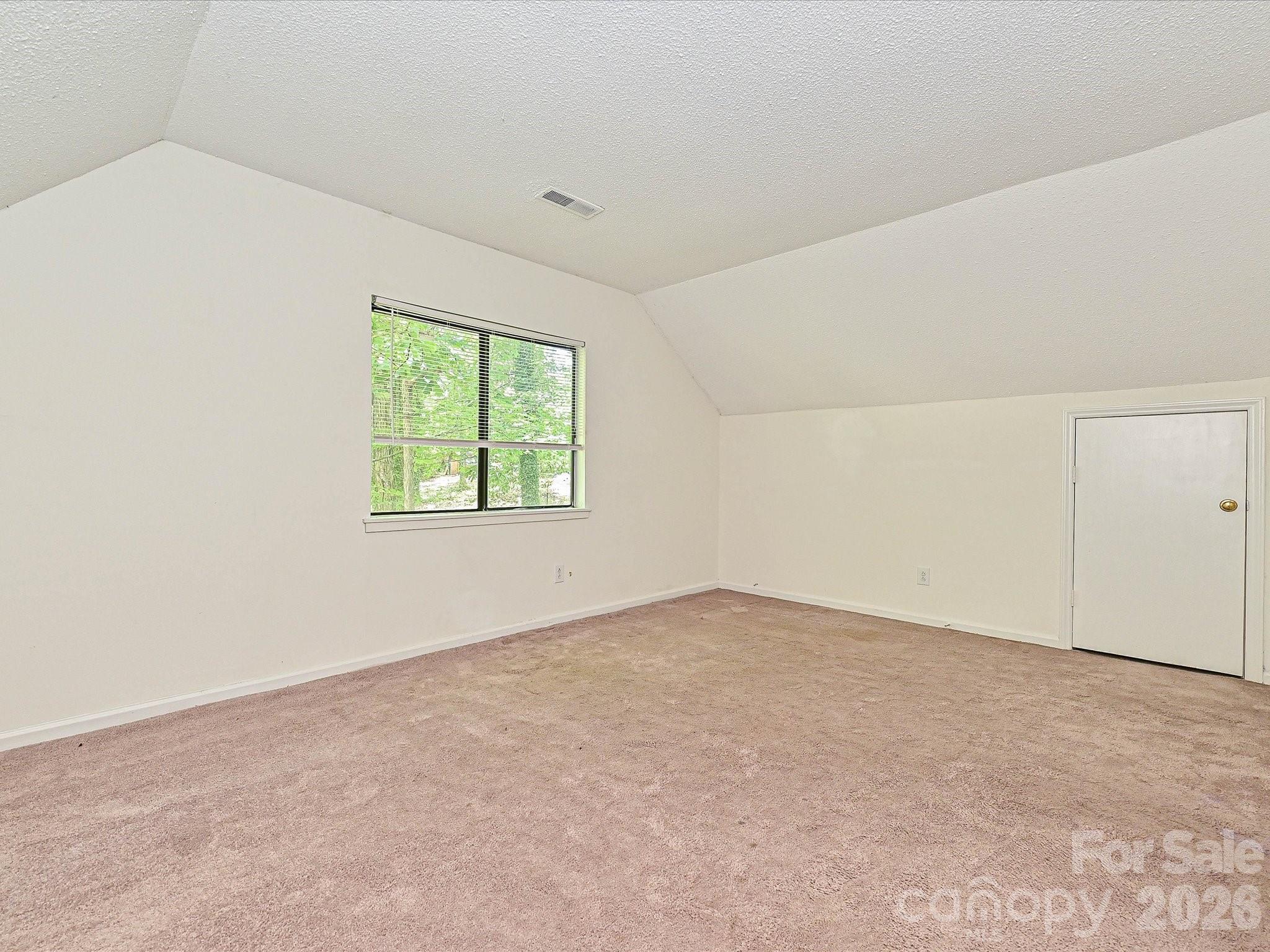 8401 Barncliff Road Property Photo 12
