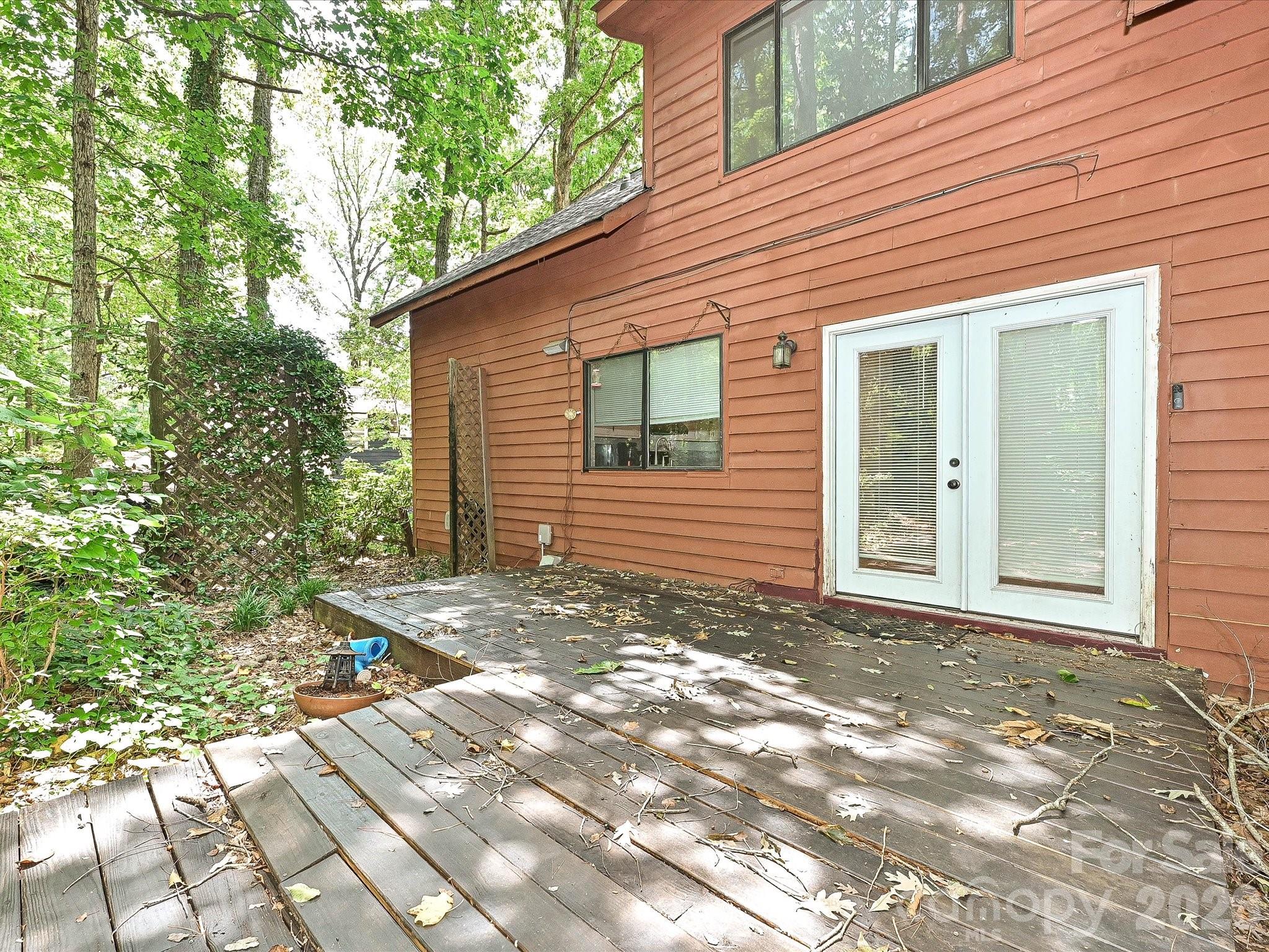 8401 Barncliff Road Property Photo 15