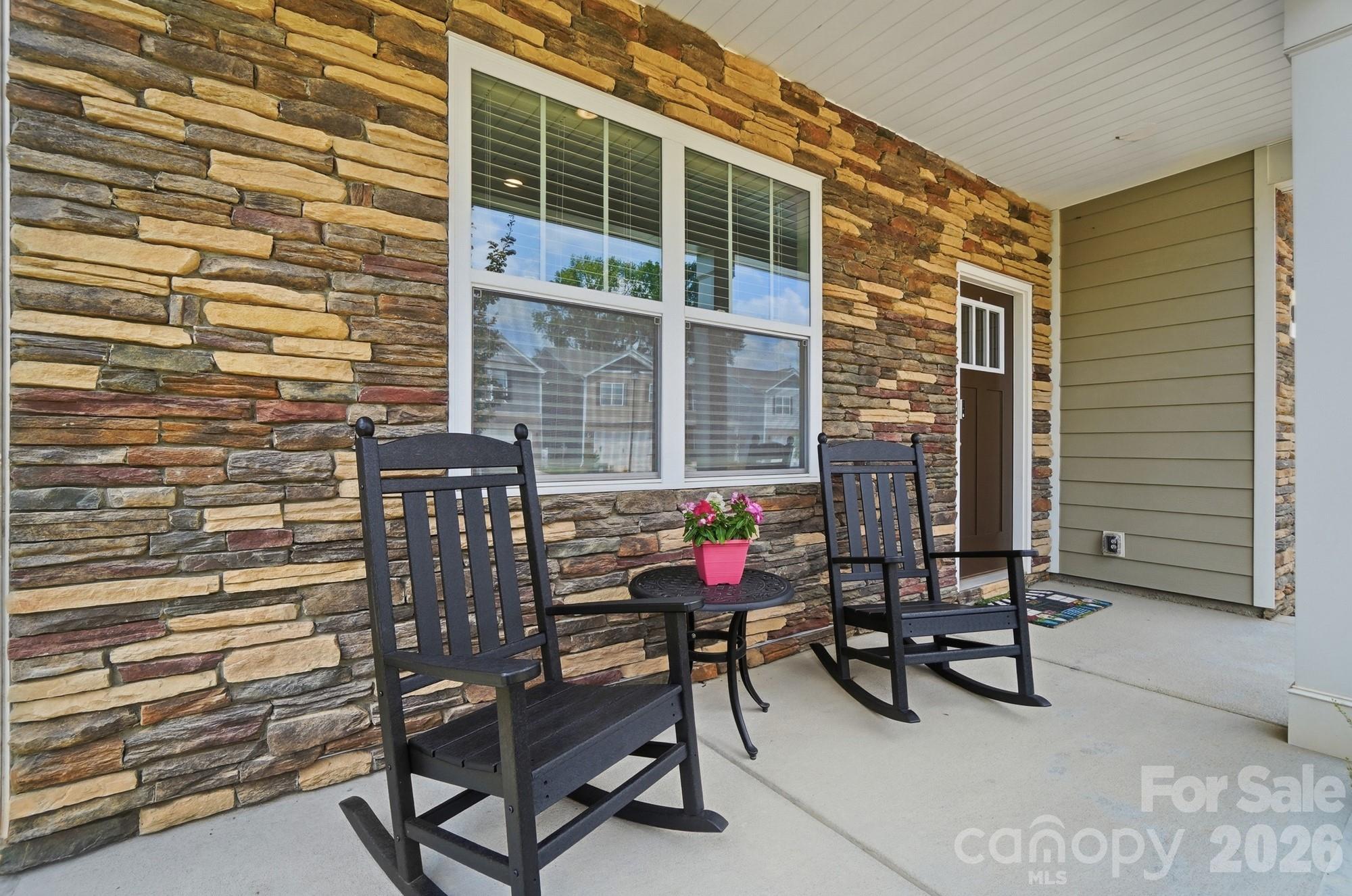 1937 Vanderlyn Street Property Photo 3