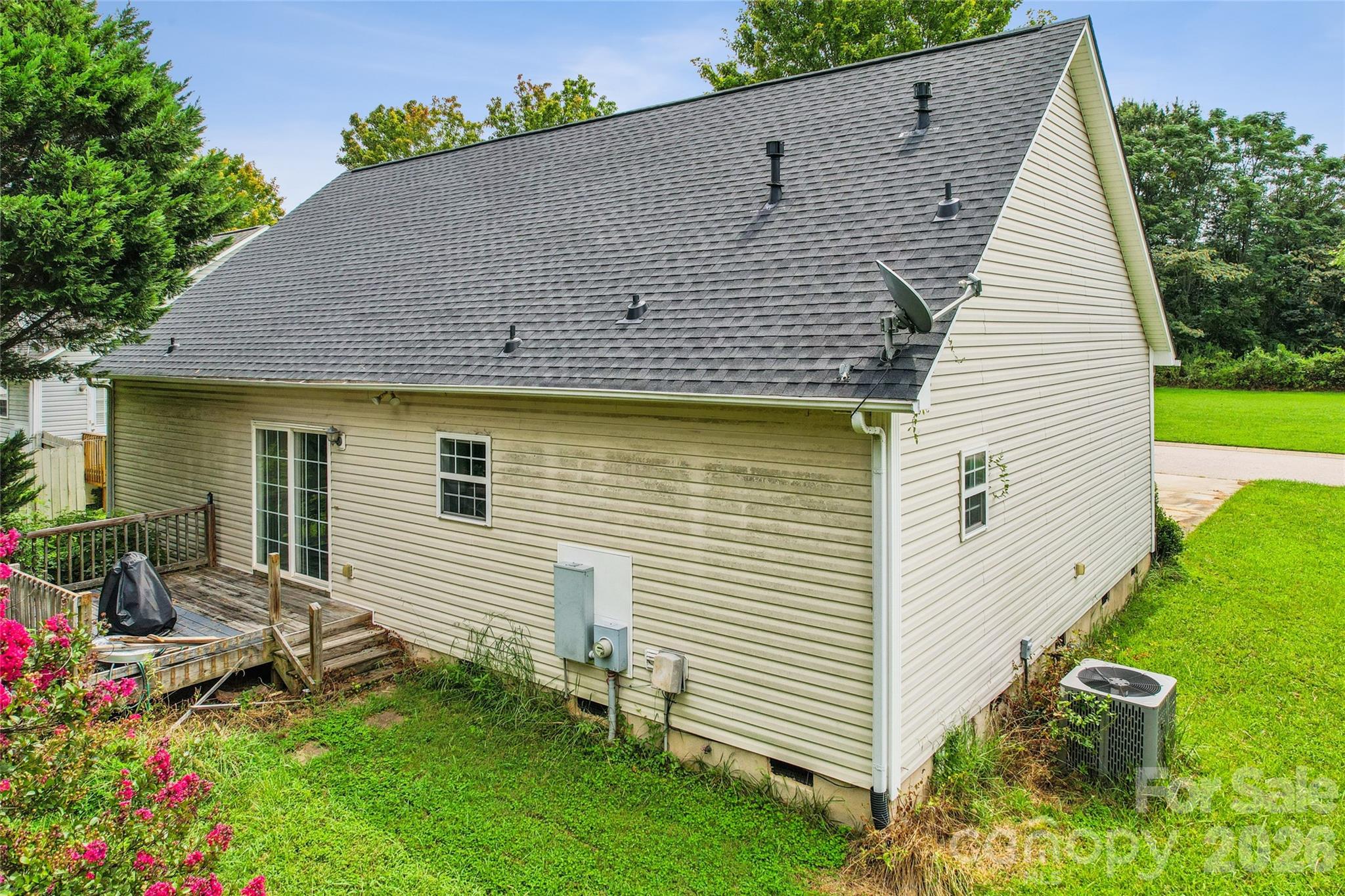 2030 Mallard Creek Drive 6 Property Photo 7