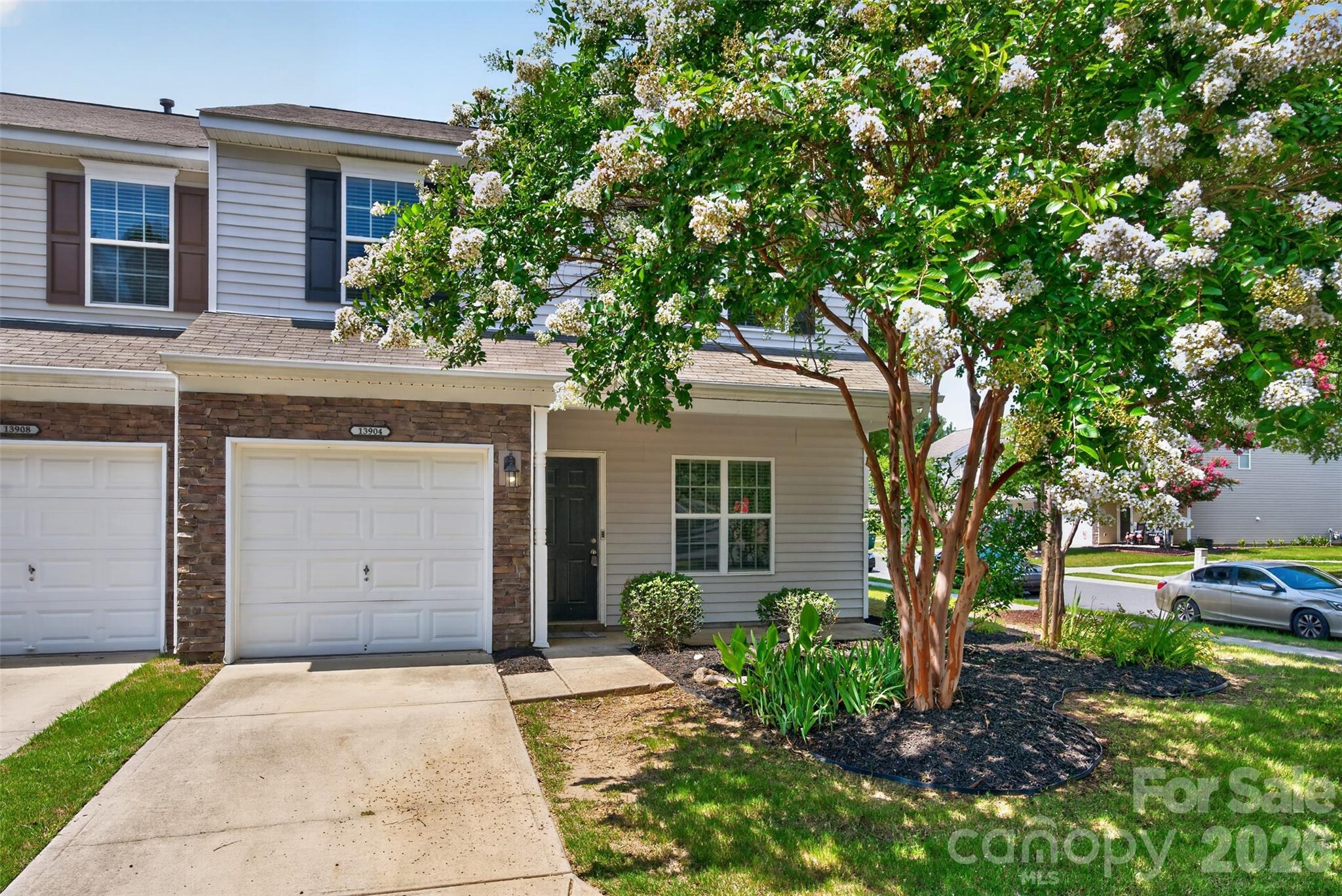 13904 Singleleaf Lane Property Photo 2