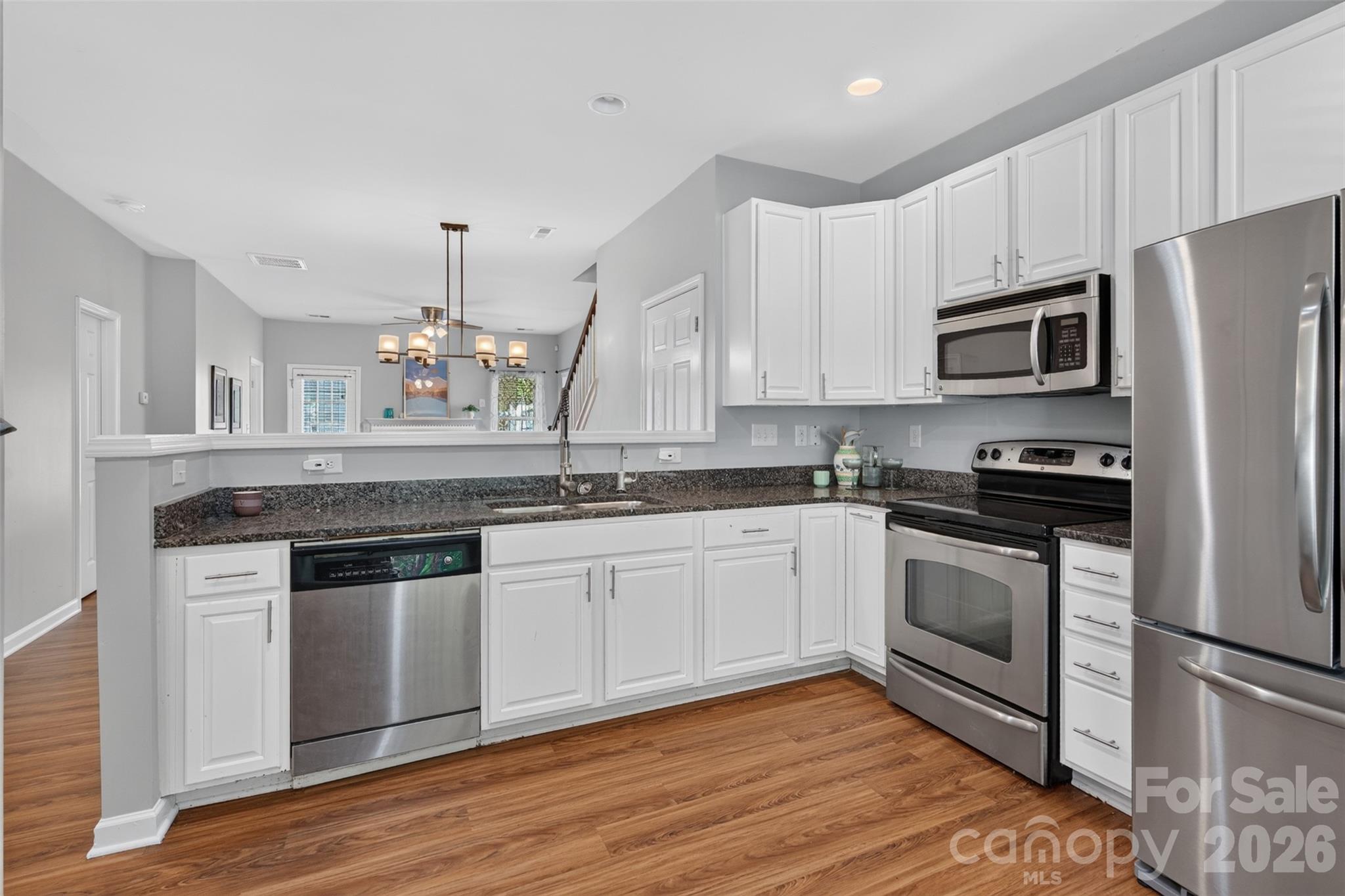13904 Singleleaf Lane Property Photo 6