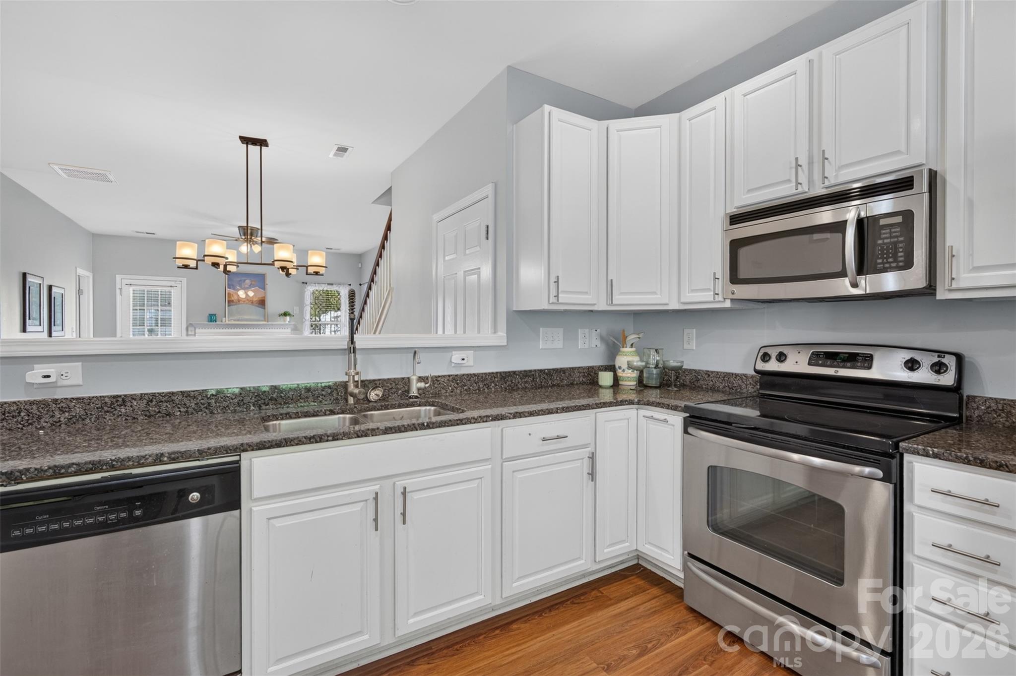13904 Singleleaf Lane Property Photo 7