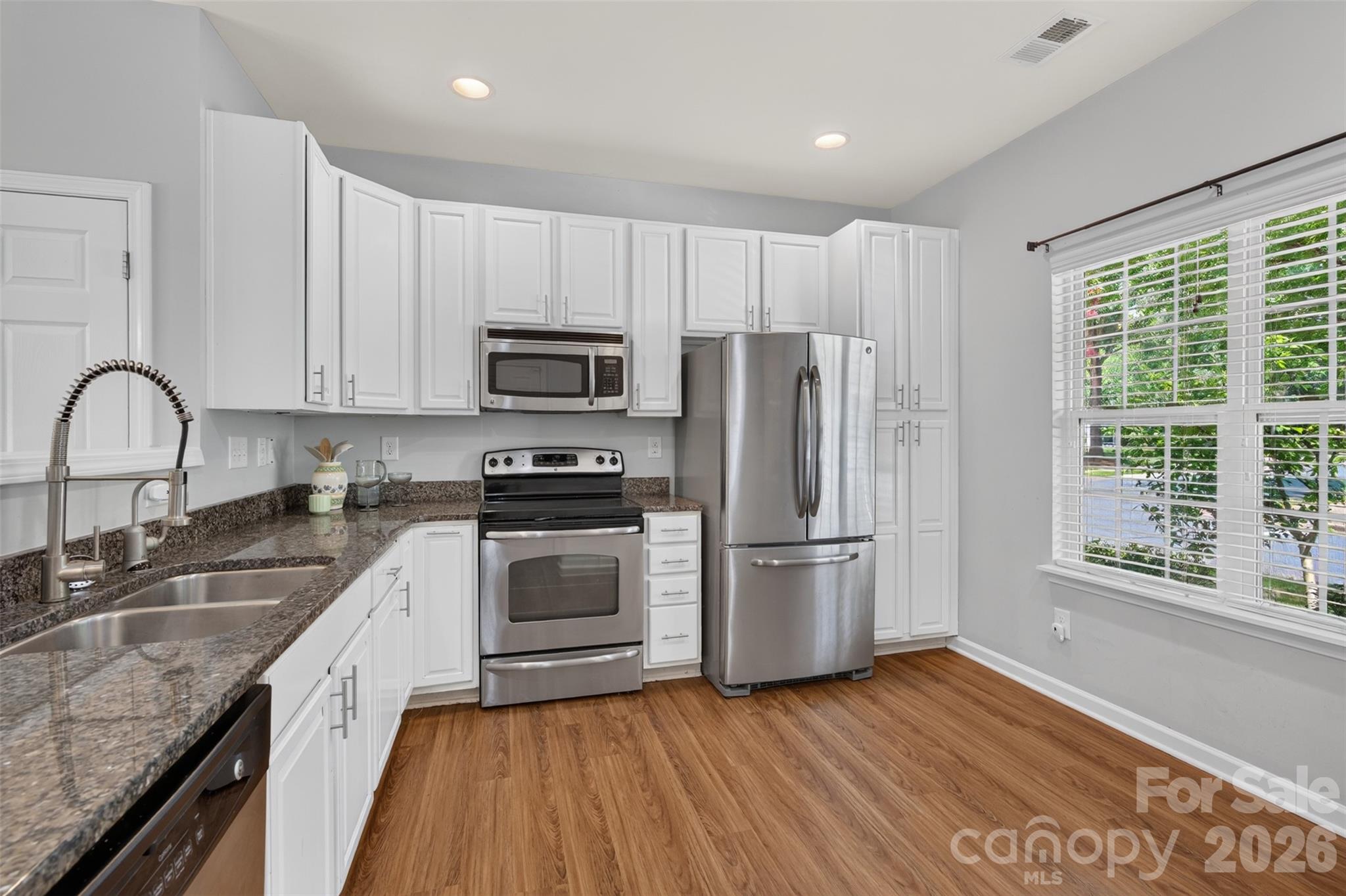 13904 Singleleaf Lane Property Photo 8