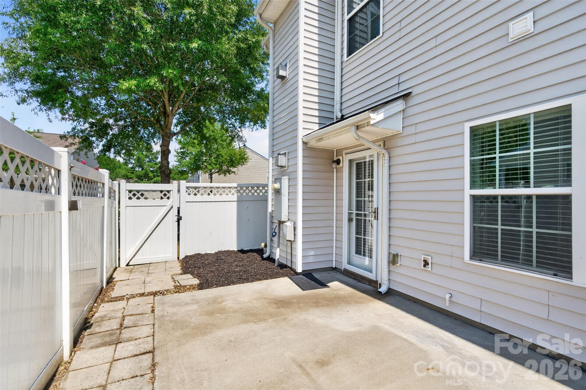 13904 Singleleaf Lane Property Photo 34