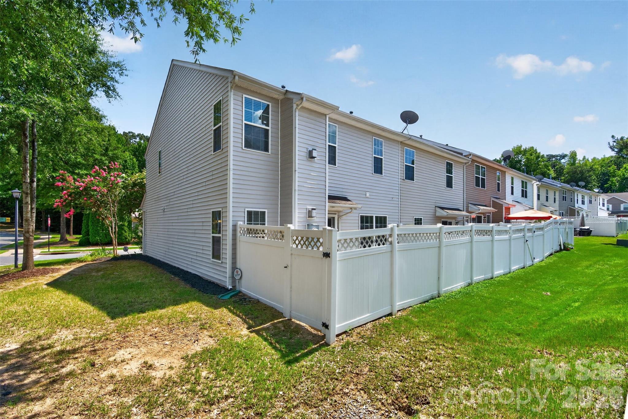 13904 Singleleaf Lane Property Photo 35