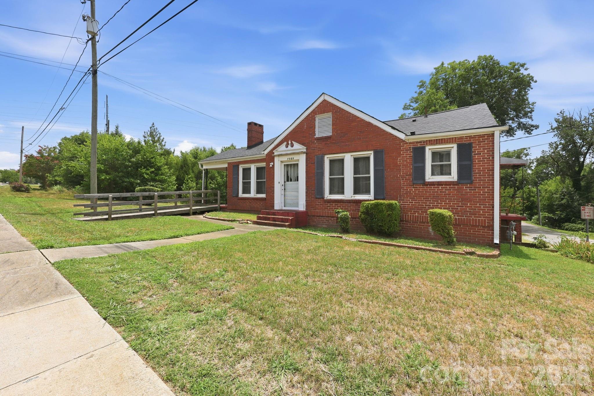 1303 Bringle Ferry Road Property Photo 2