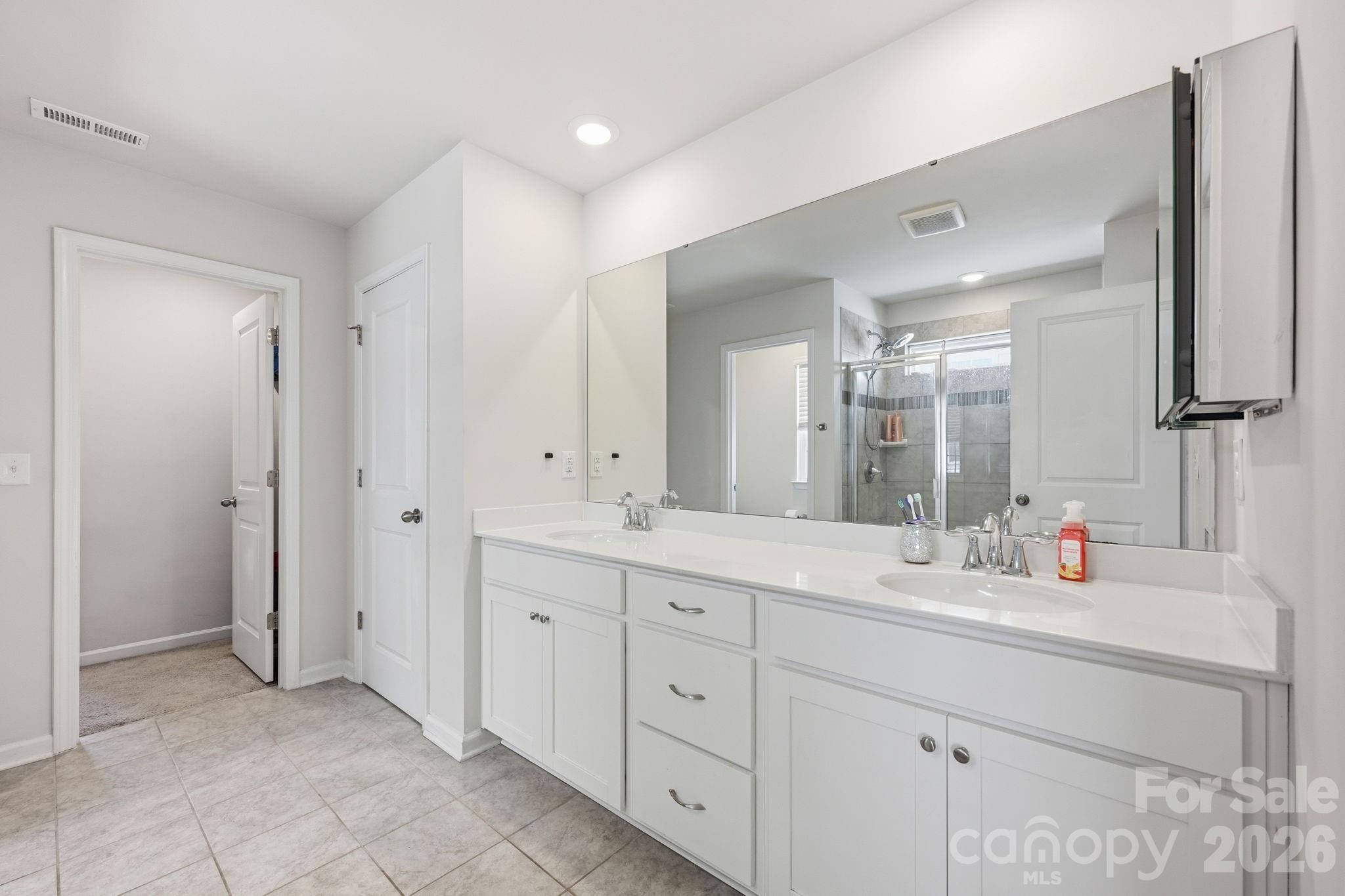 328 Kennerly Center Drive Property Photo 20