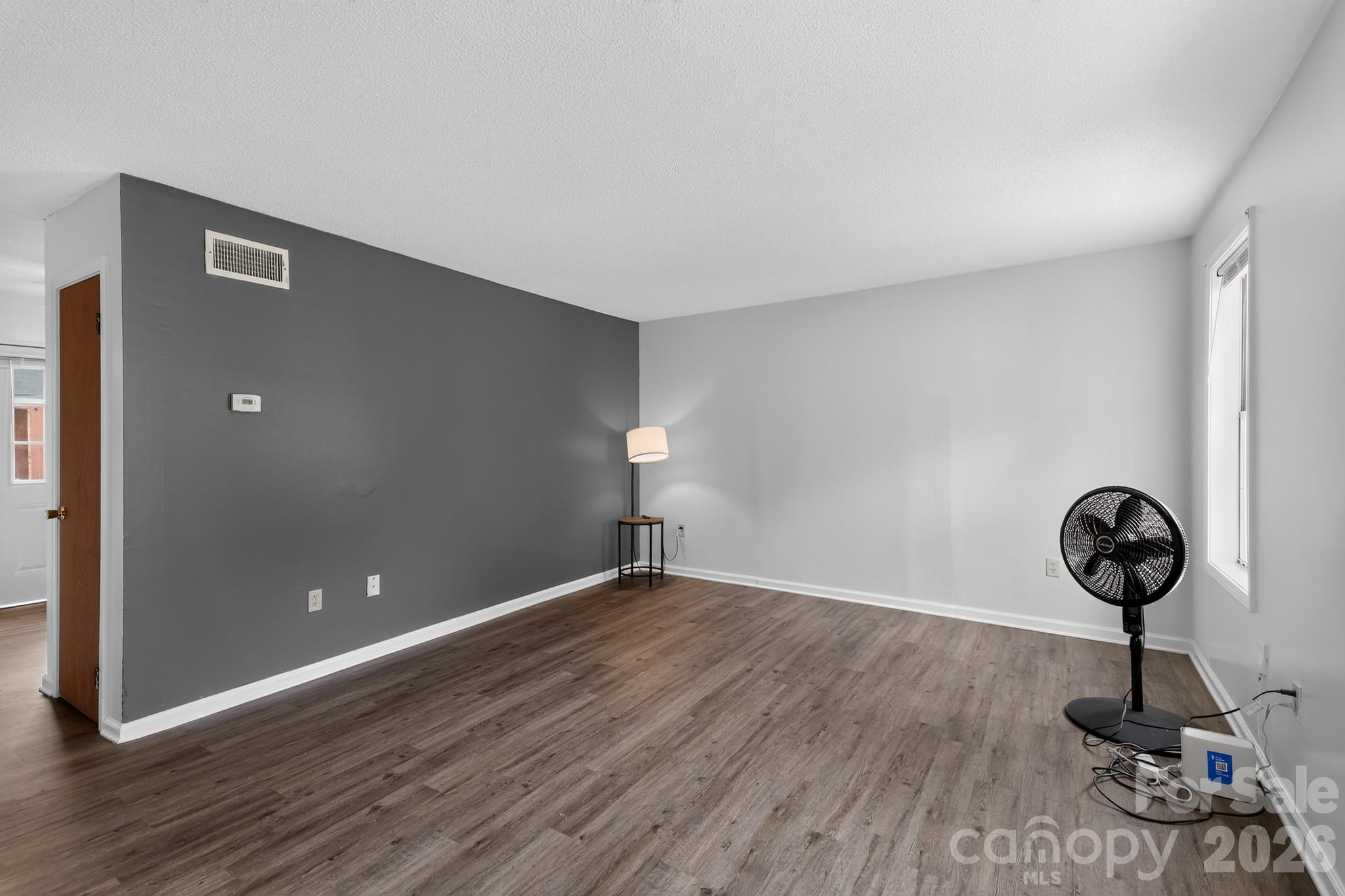 6815-6817 Valleybrook Road Property Photo 2