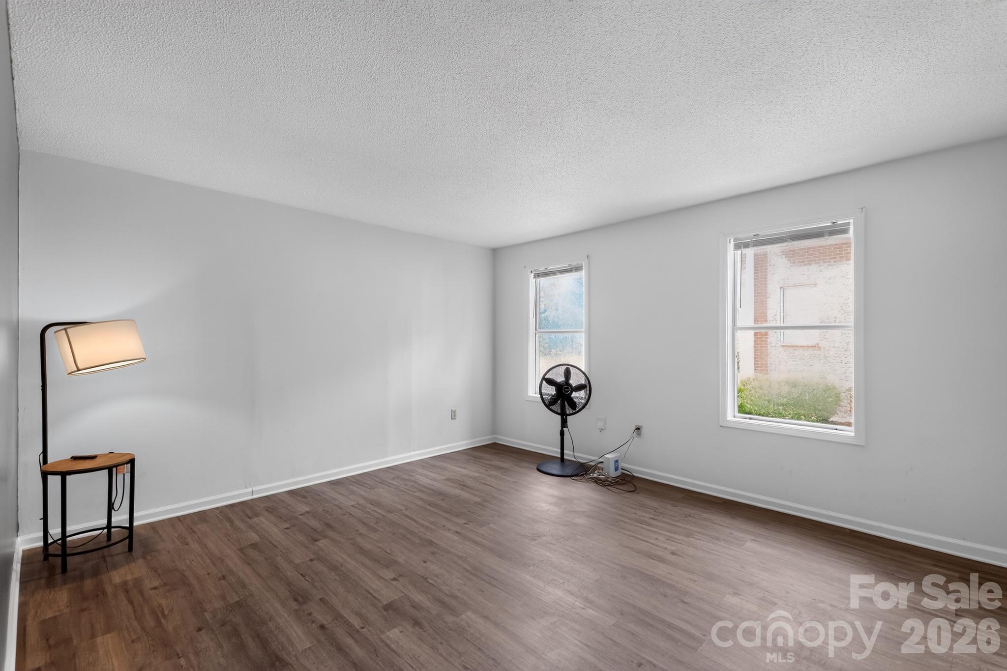 6815-6817 Valleybrook Road Property Photo 3