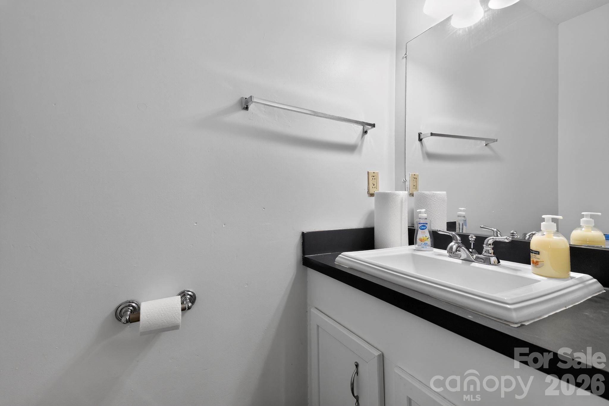 6815-6817 Valleybrook Road Property Photo 5