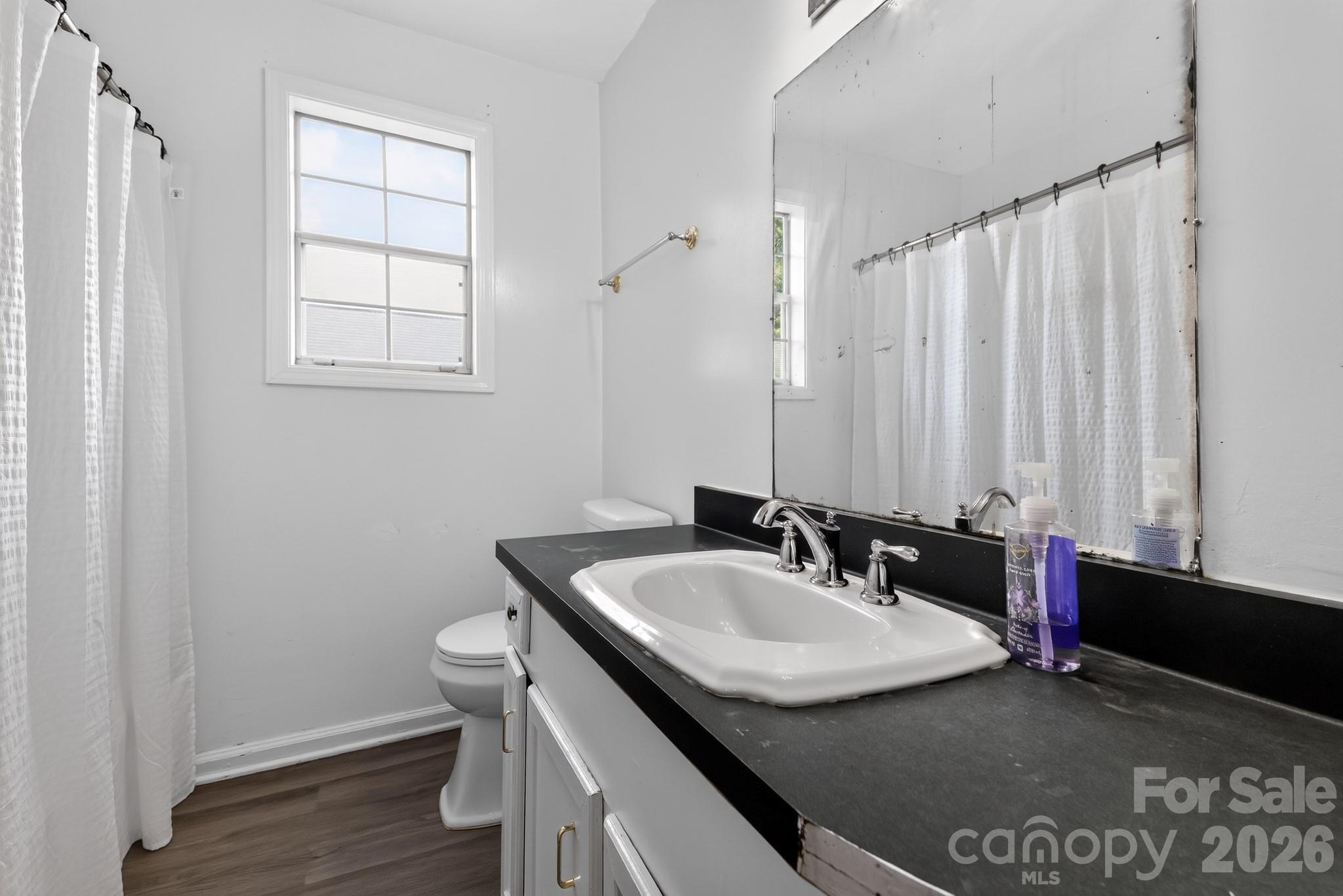 6815-6817 Valleybrook Road Property Photo 11