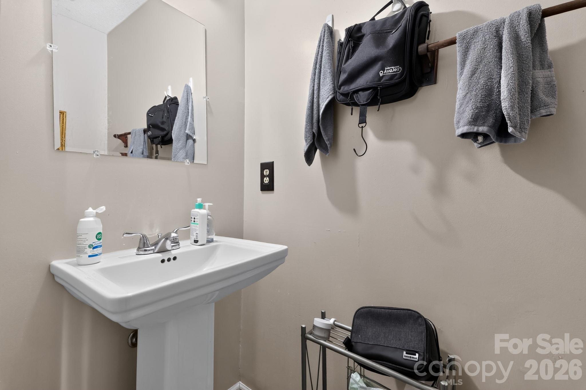 6815-6817 Valleybrook Road Property Photo 14