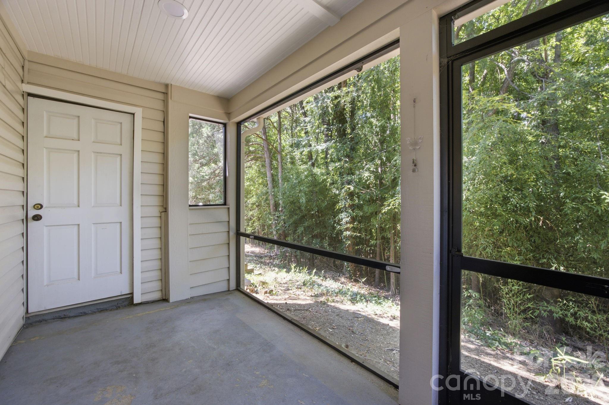 11002 Carmel Crossing Road Property Photo 13