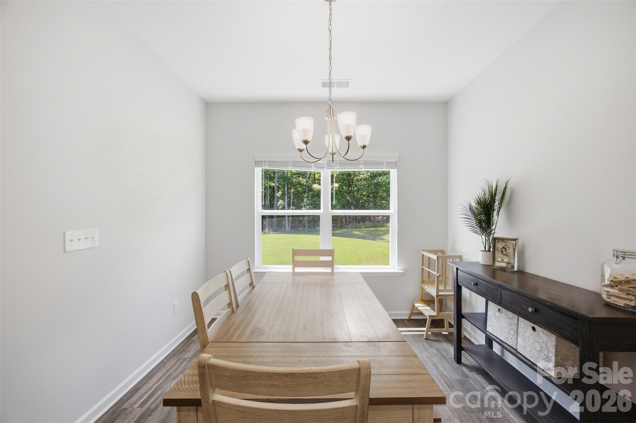 2943 Parkwest Drive Property Photo 6