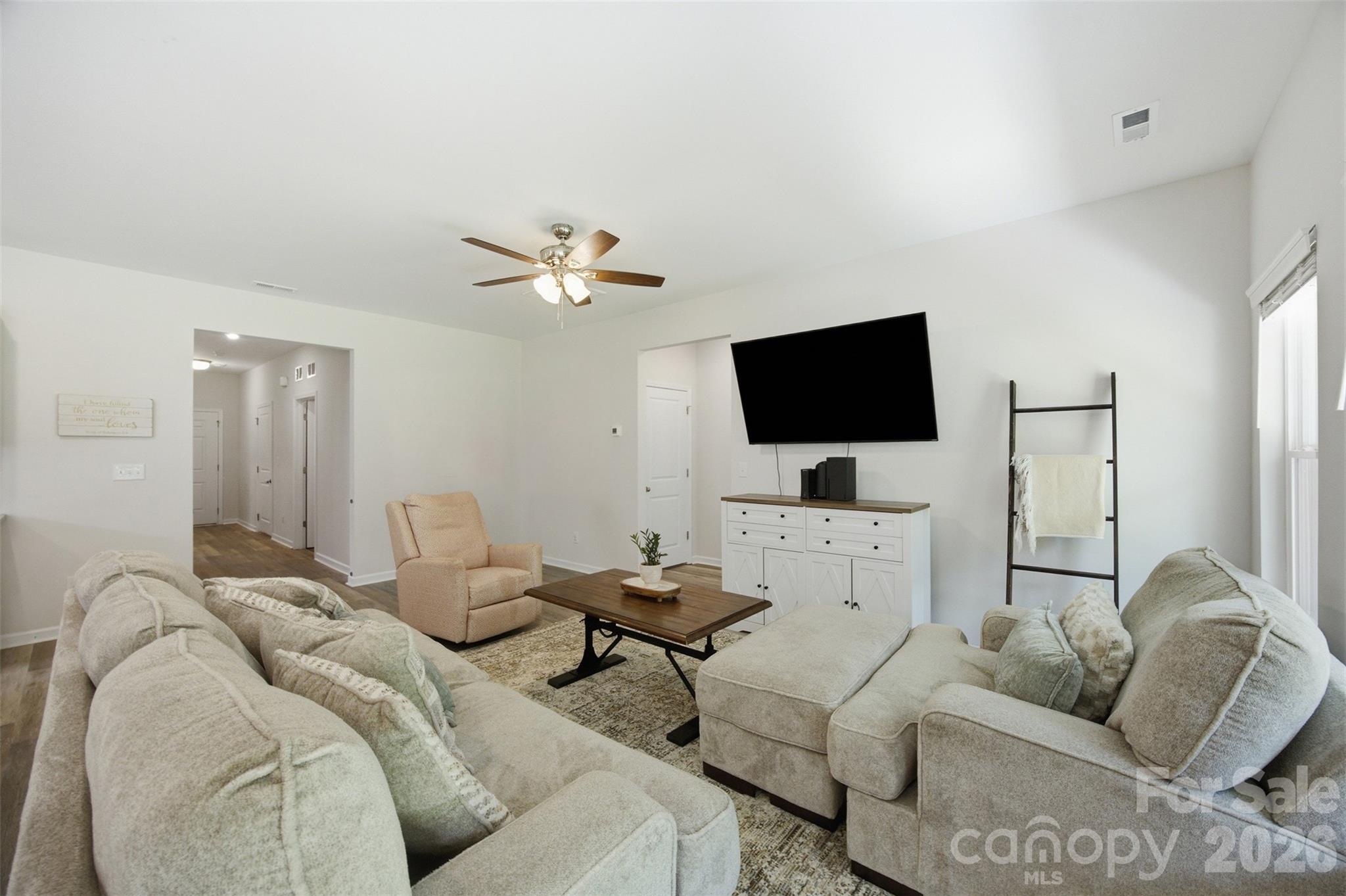 2943 Parkwest Drive Property Photo 11