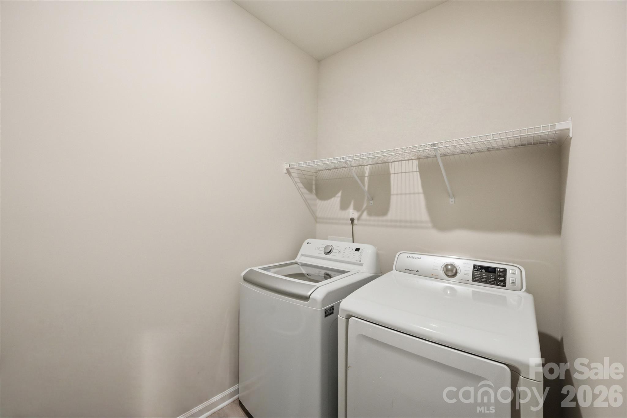 2943 Parkwest Drive Property Photo 24