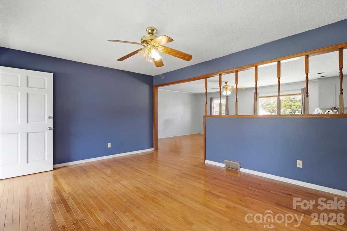 990 Colonial Drive Property Photo 5