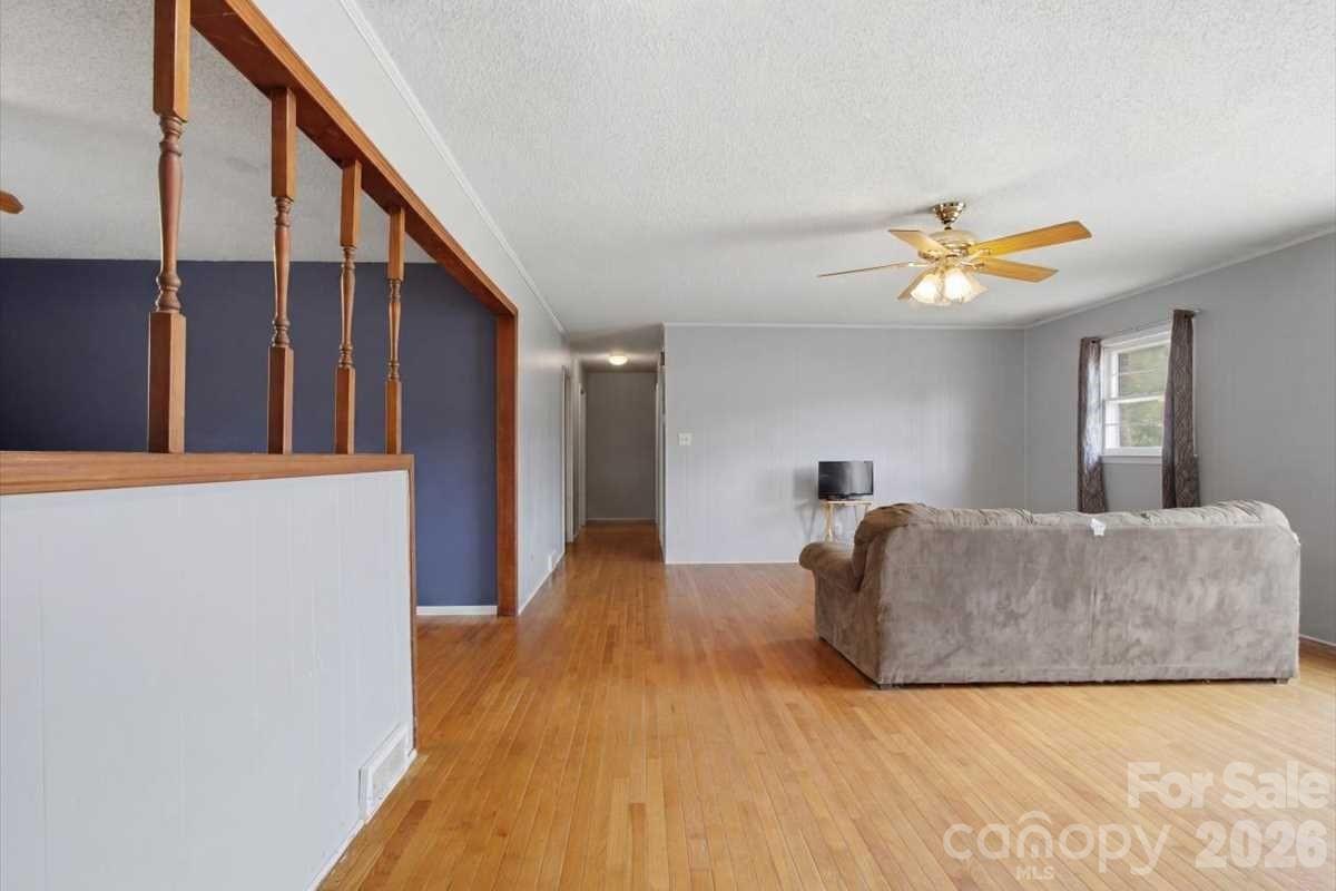 990 Colonial Drive Property Photo 7