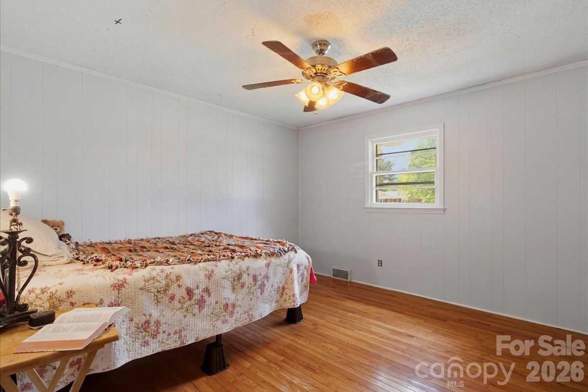 990 Colonial Drive Property Photo 12