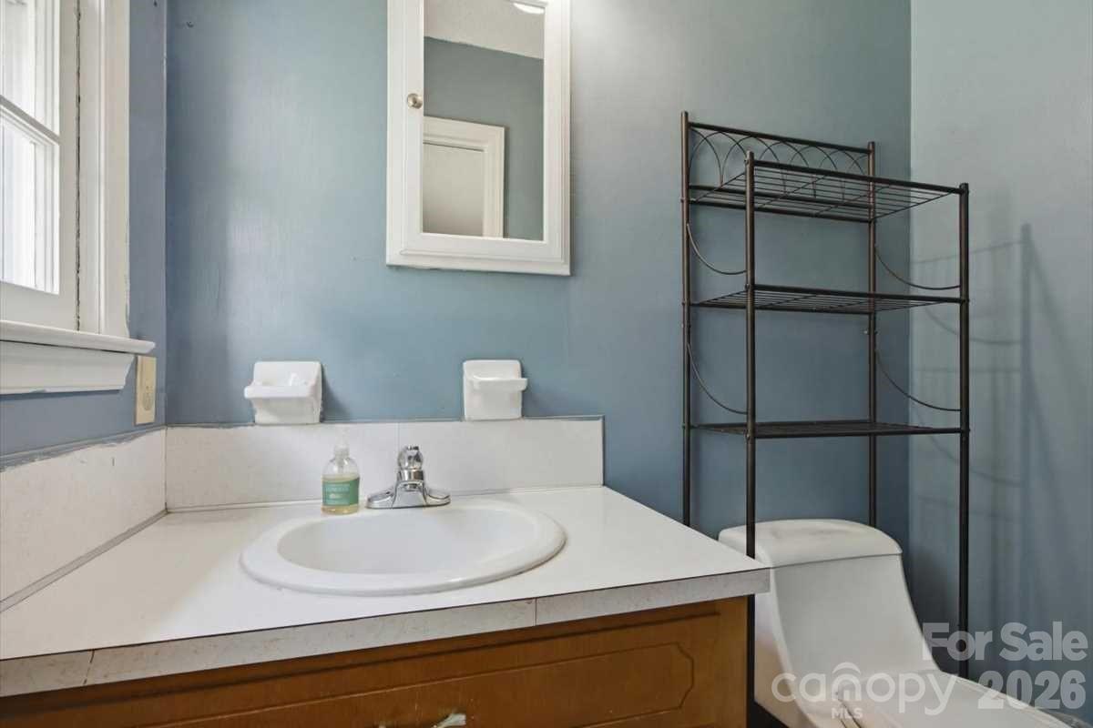 990 Colonial Drive Property Photo 16