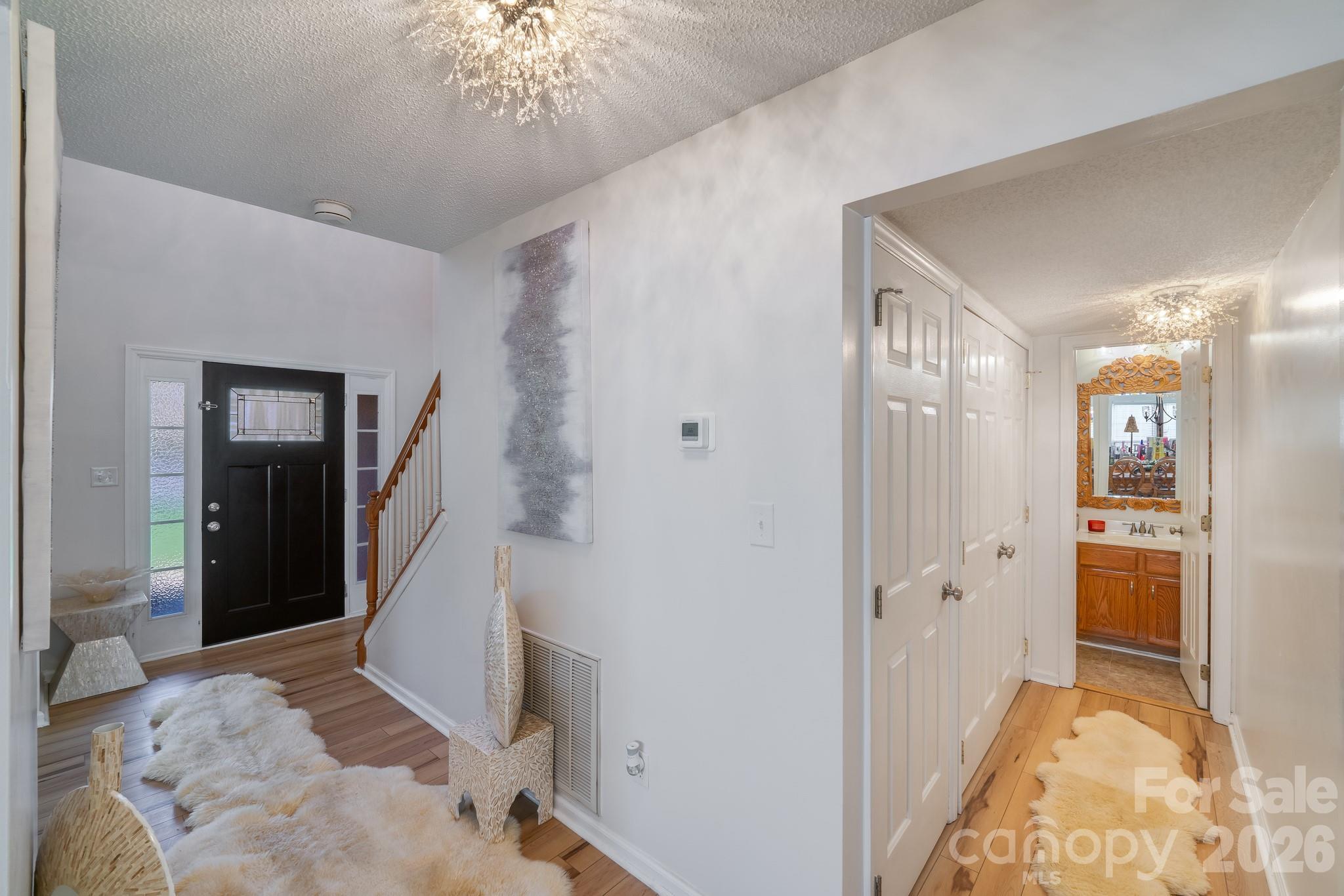 6101 Skyline Drive Property Photo 8
