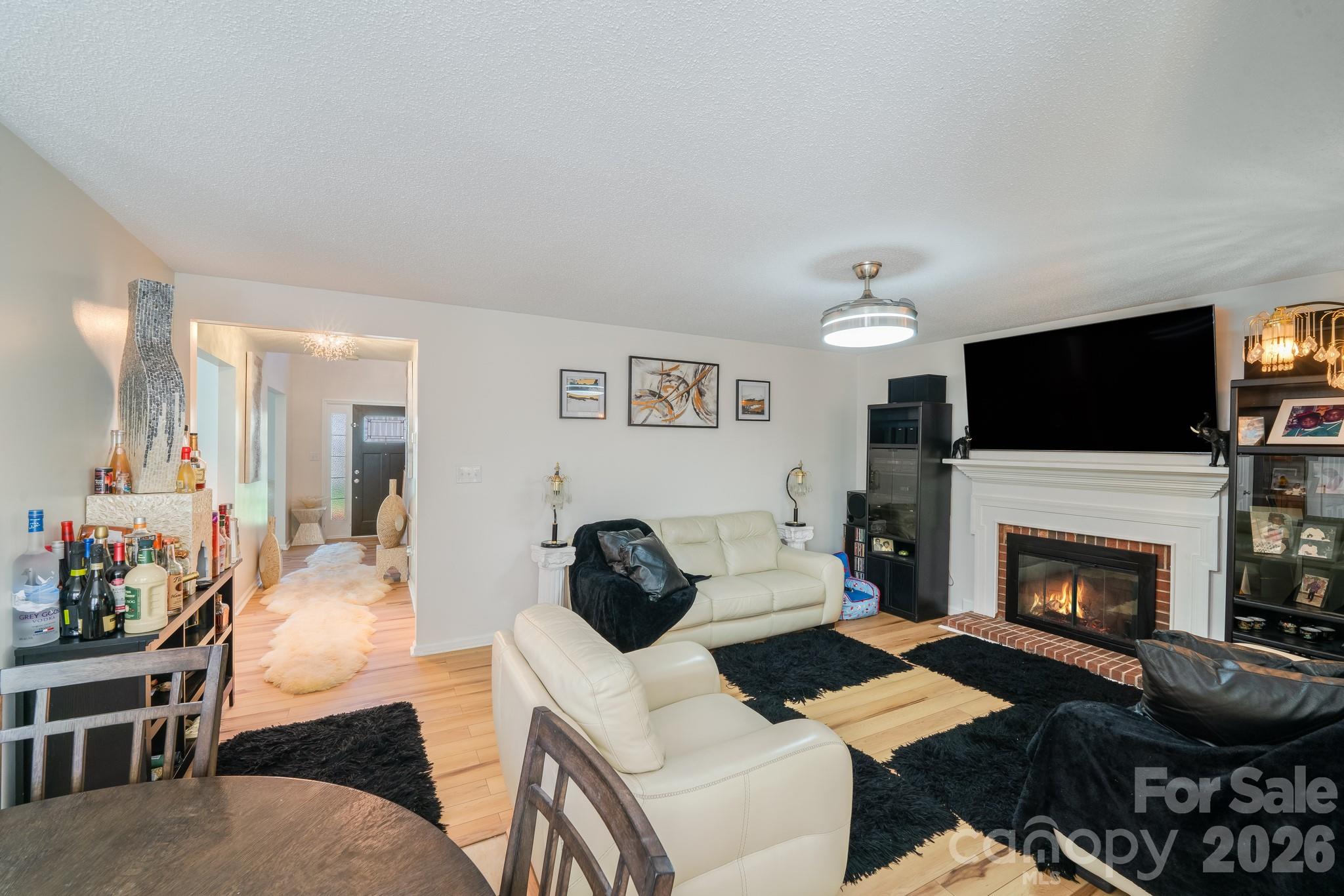 6101 Skyline Drive Property Photo 9