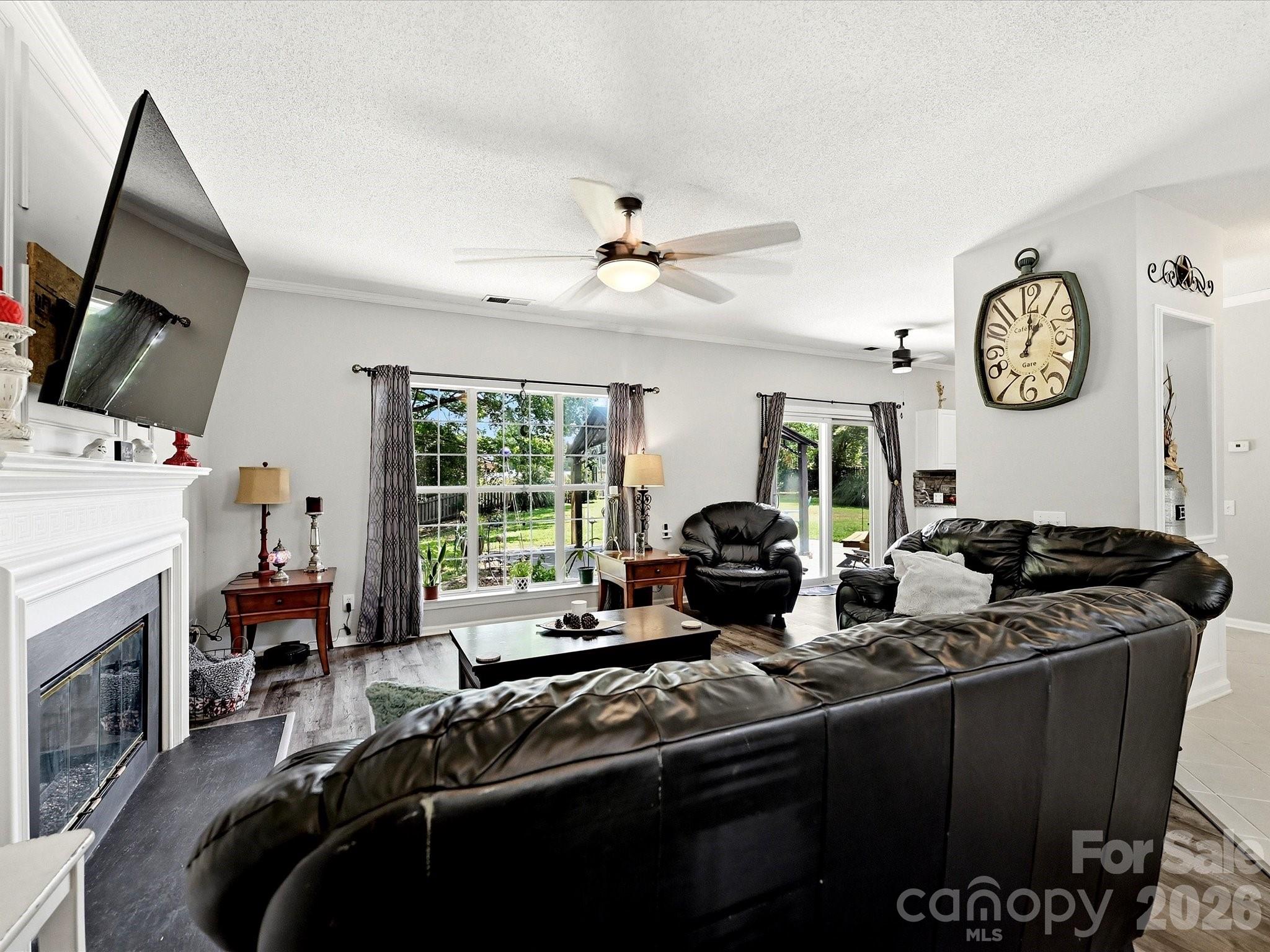 100 Aylesbury Lane Property Photo 7