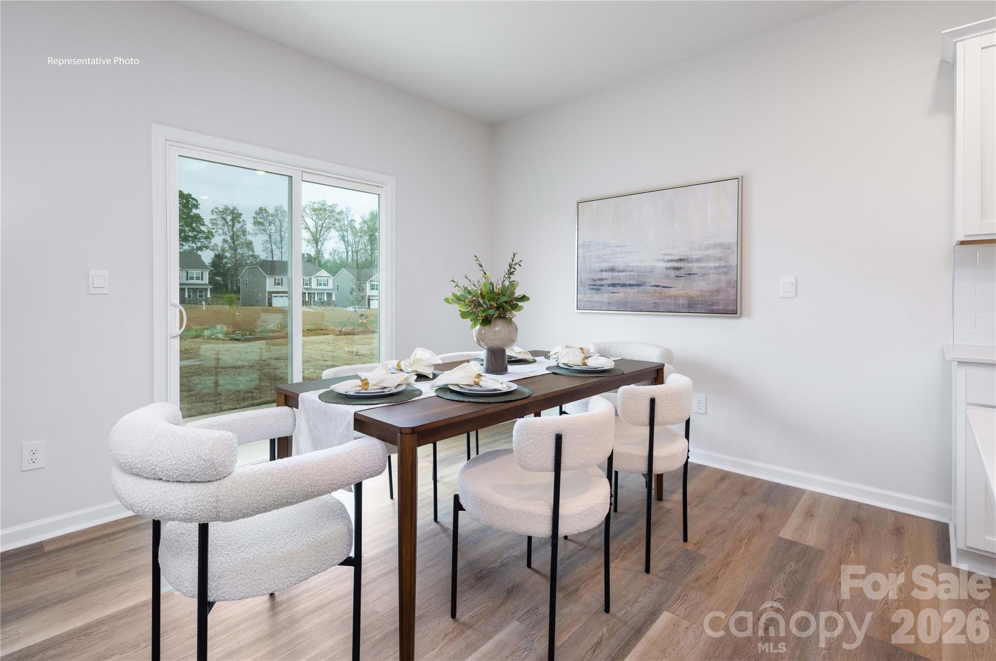 2027 Moorside Court Property Photo 11