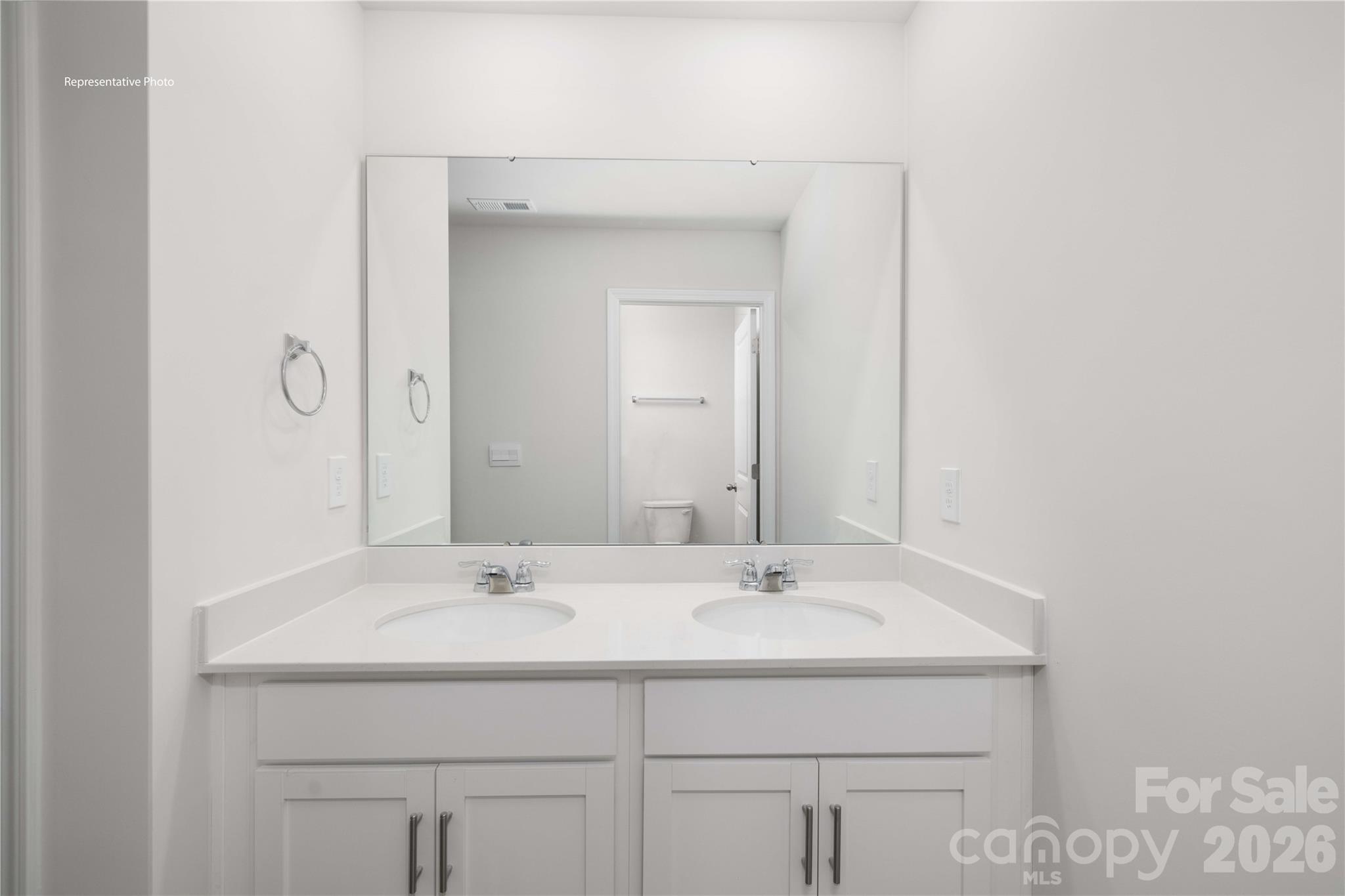 2027 Moorside Court Property Photo 27
