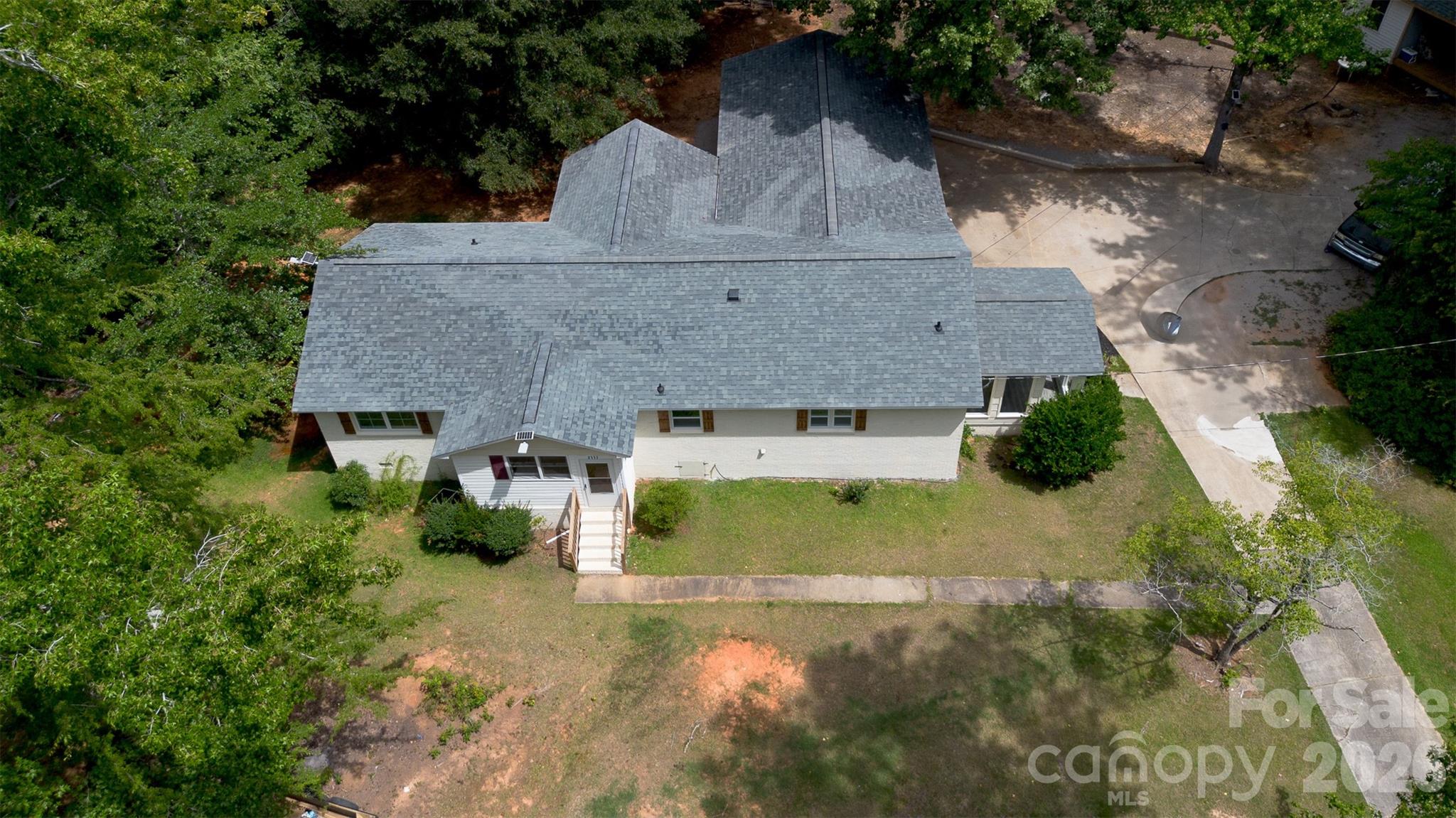 2117 Emma Circle Property Photo 3