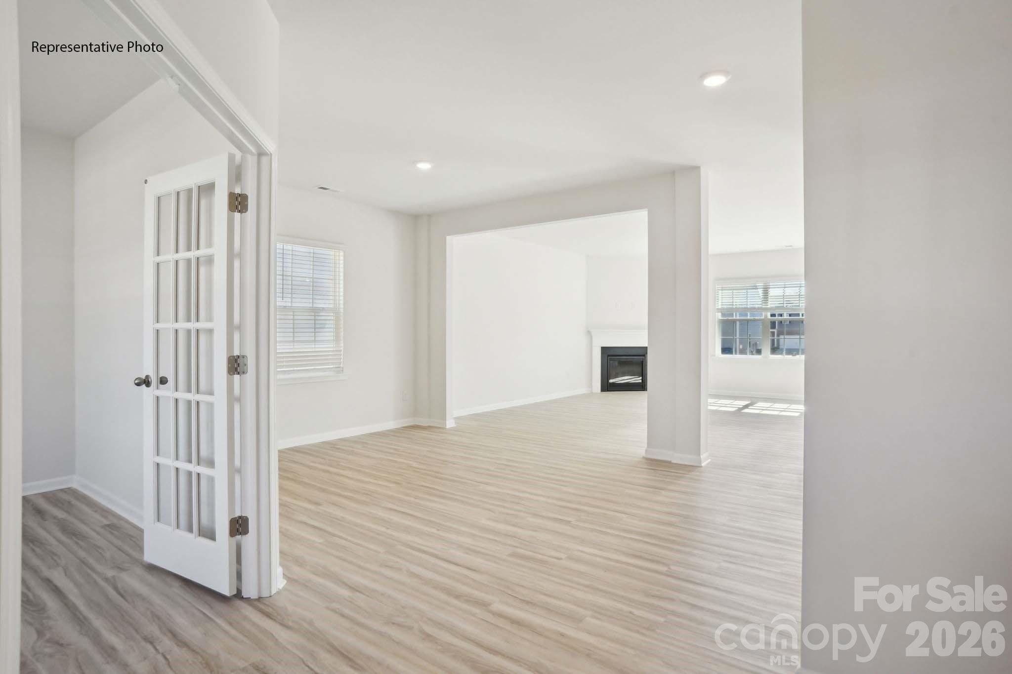 2031 Moorside Court Property Photo 2